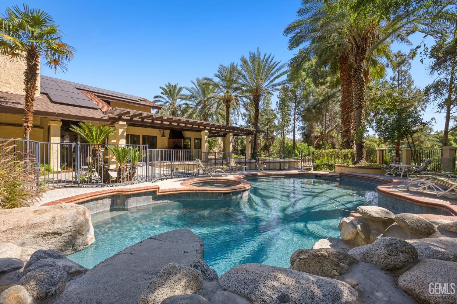 15301 Vista Grande Drive