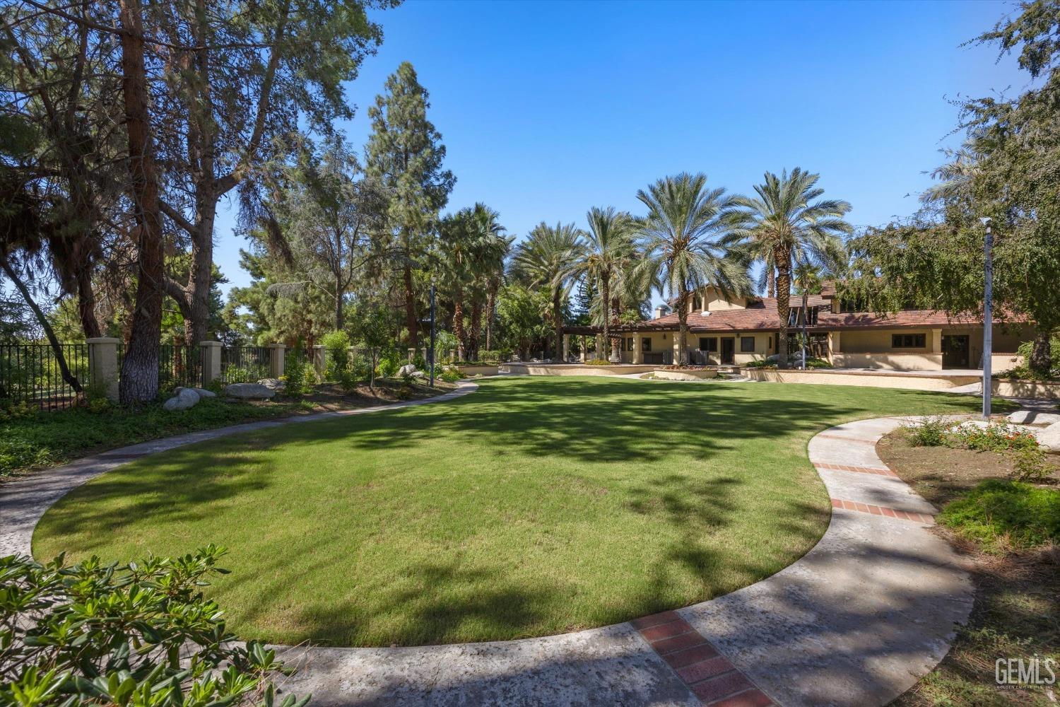 15301 Vista Grande Drive