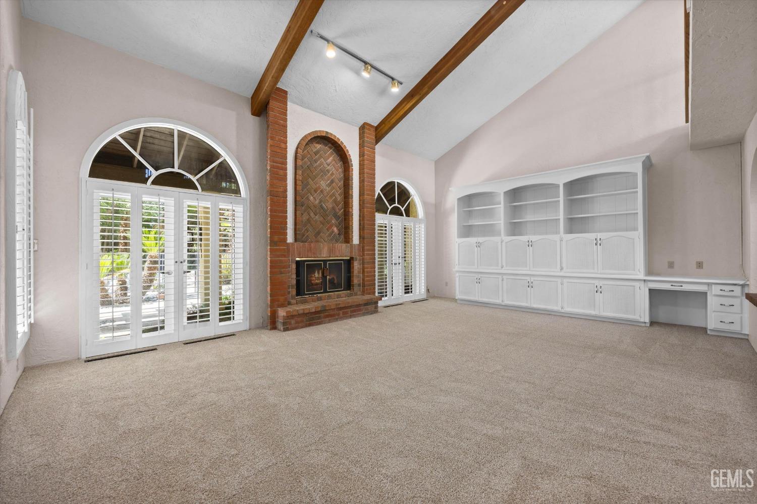 15301 Vista Grande Drive