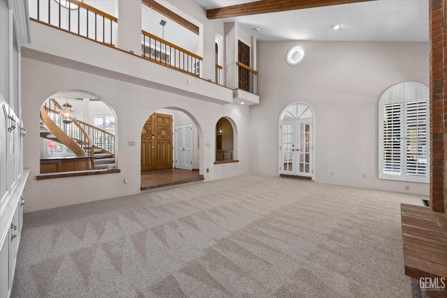 15301 Vista Grande Drive