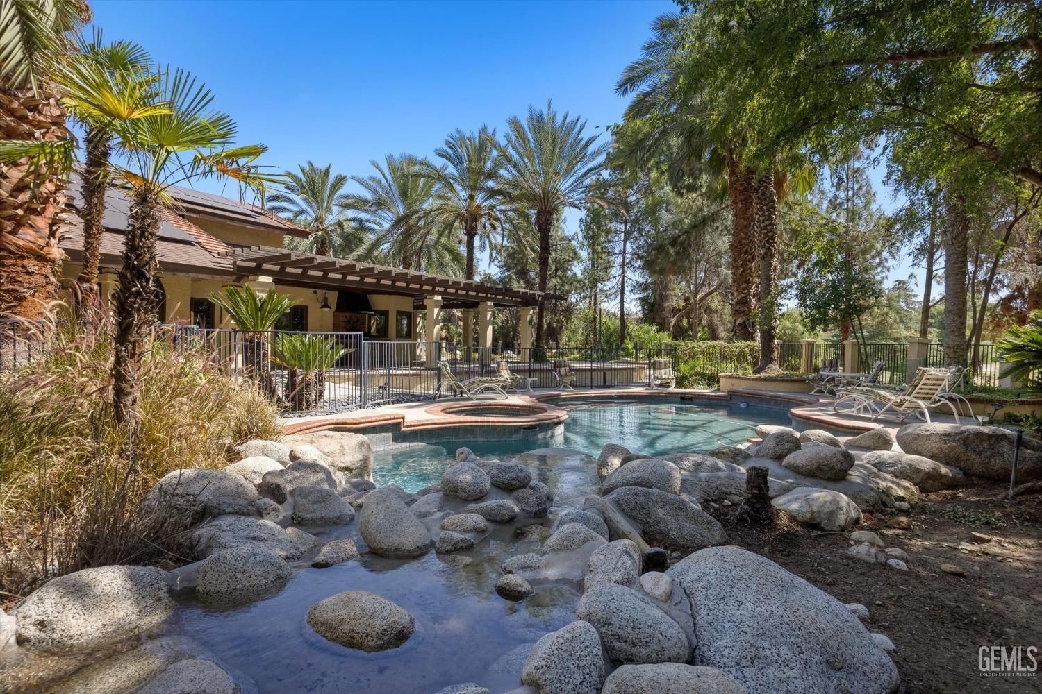 15301 Vista Grande Drive