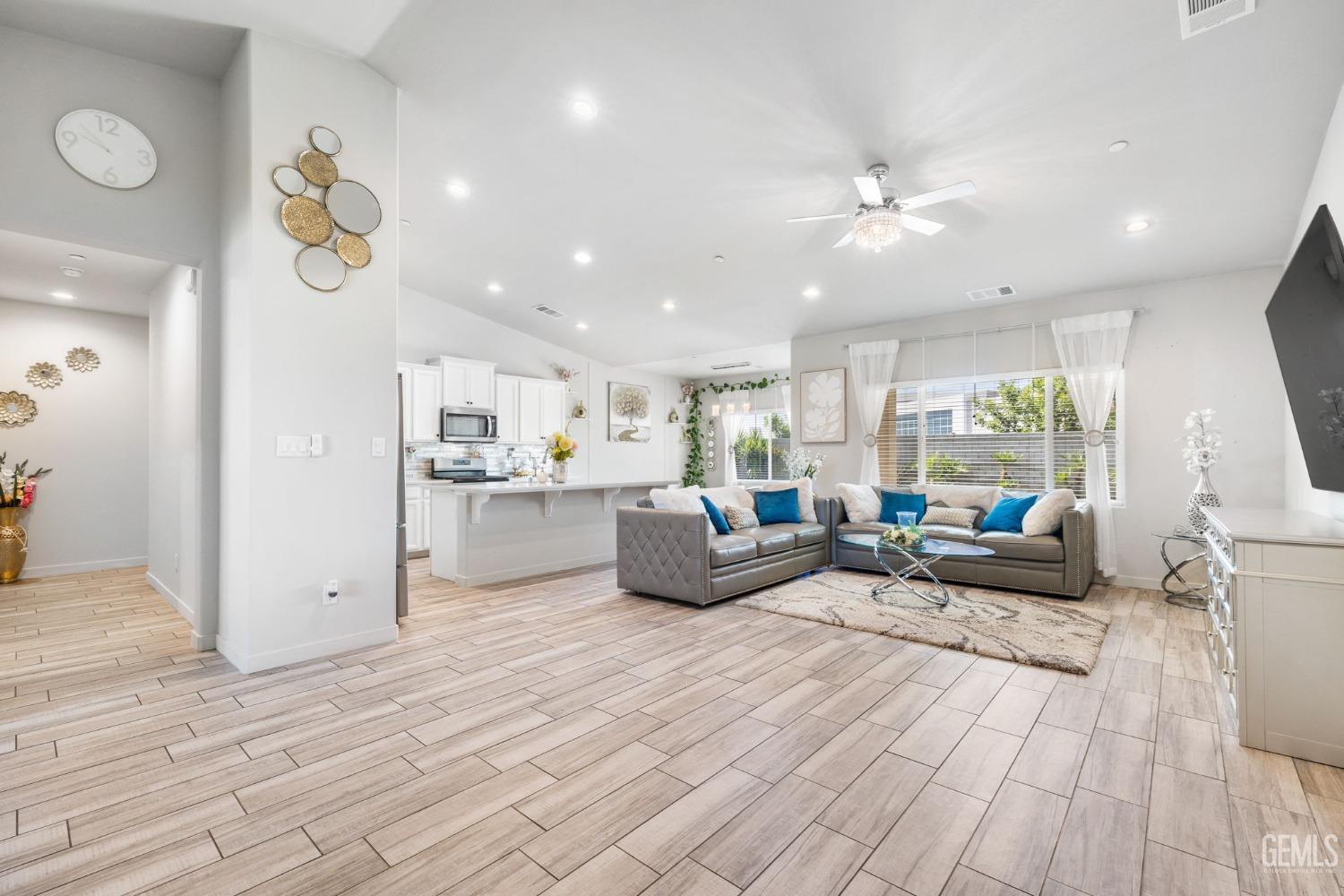 9803 Pocohontas Lane