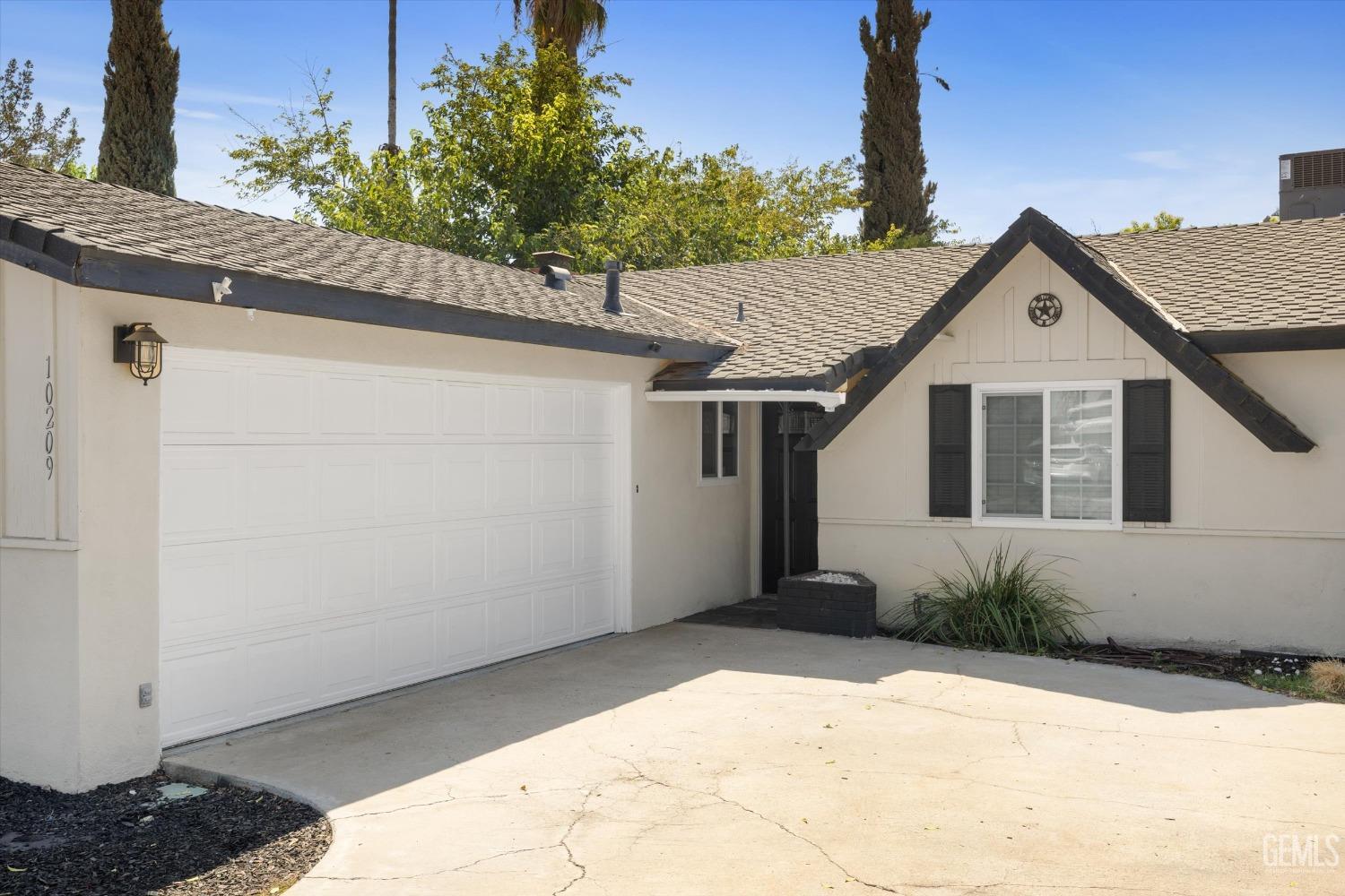 10209 Enger Street