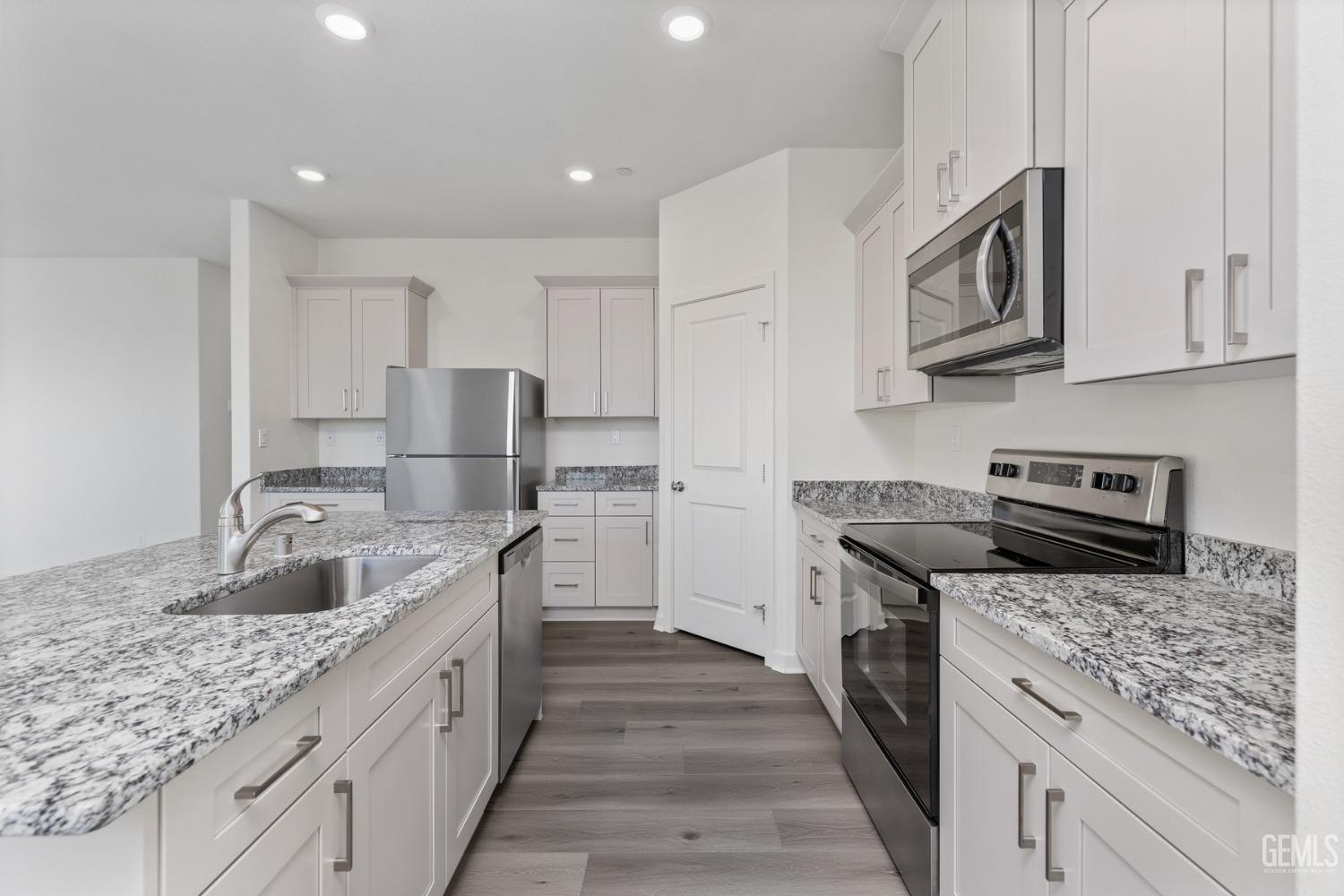 7815 Grapefruit Drive