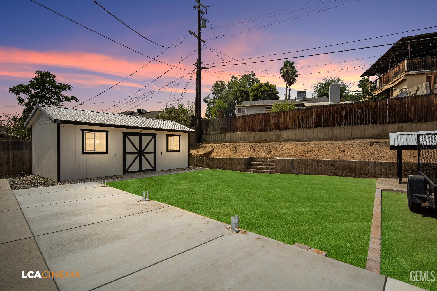 2828 Hawthorne Avenue