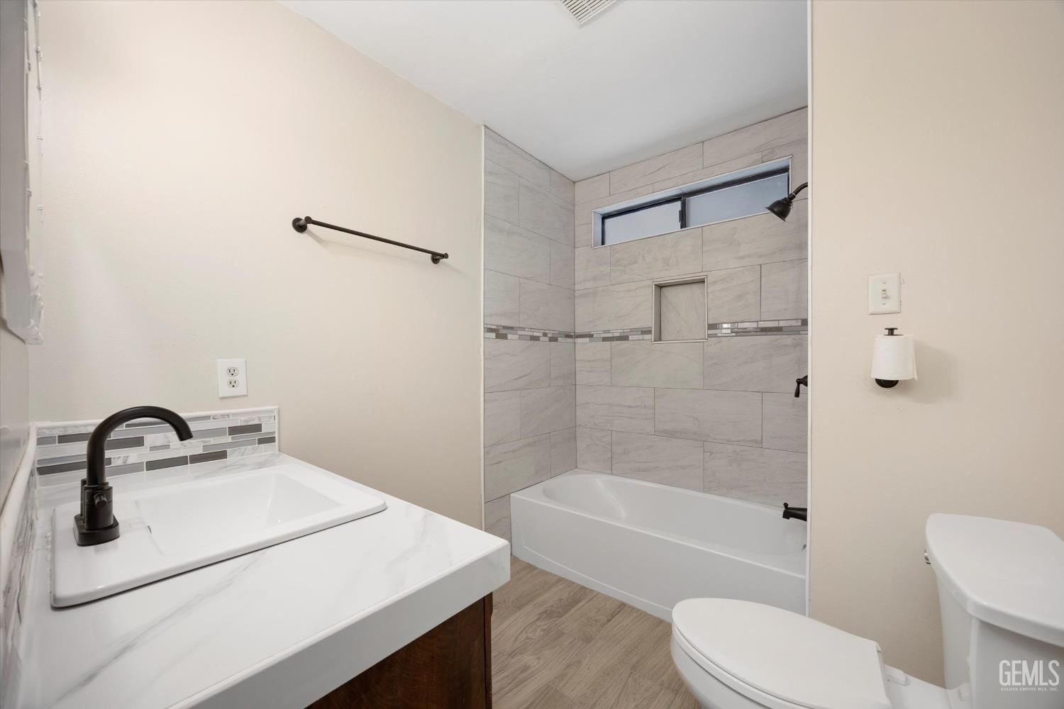 2005 Springfield Avenue