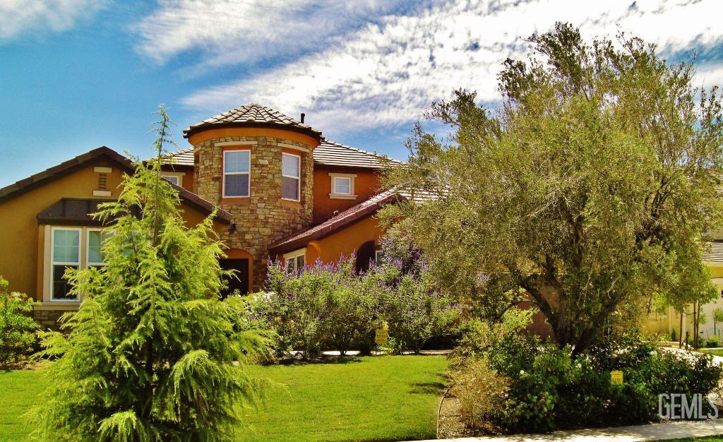 5206 Village Green Lane