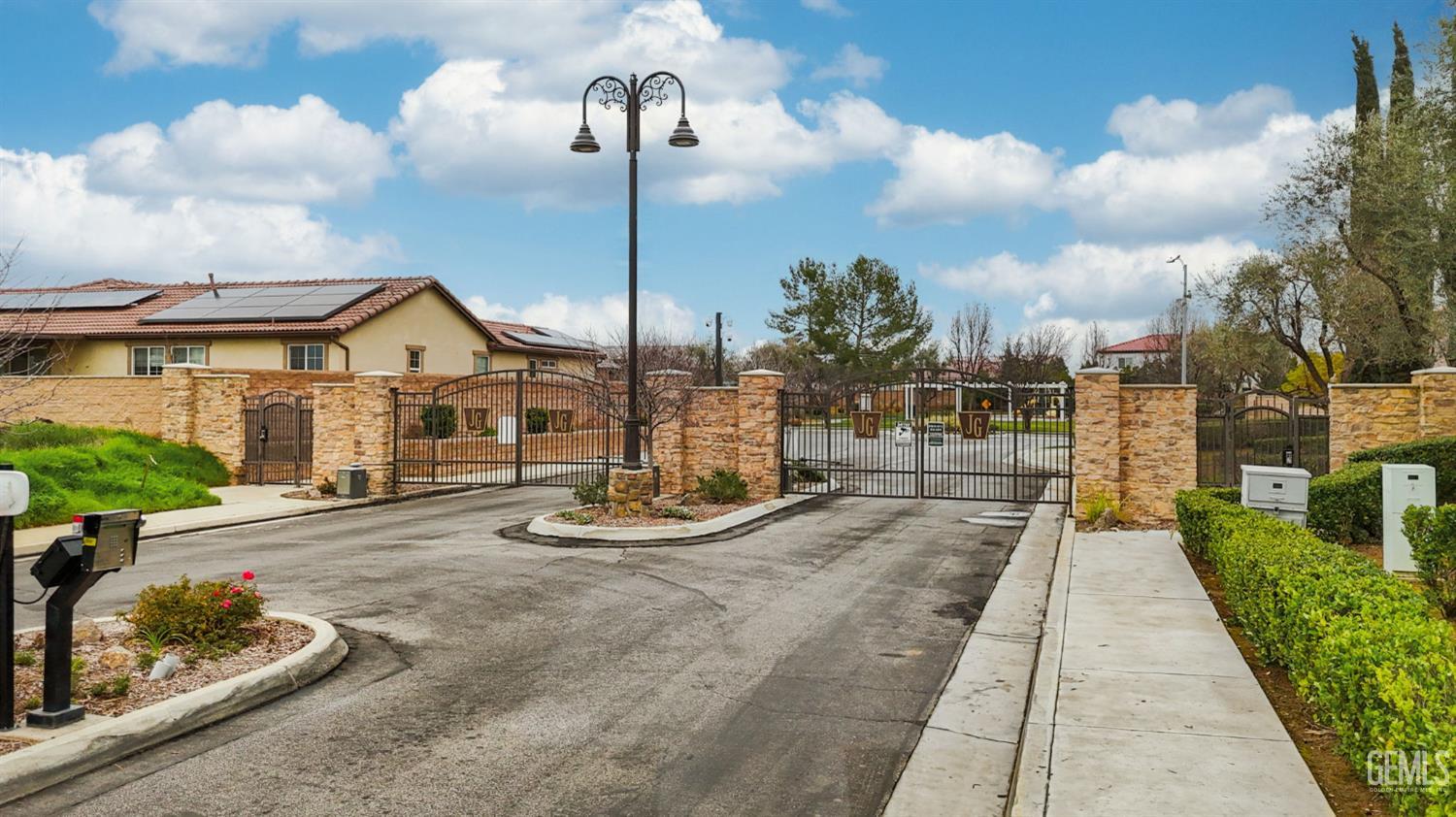 5206 Village Green Lane