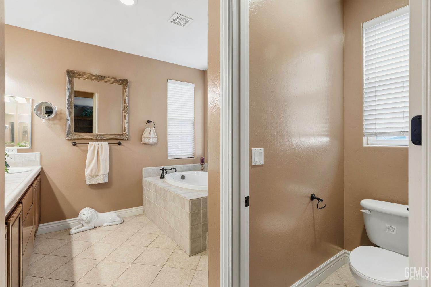 5206 Village Green Lane