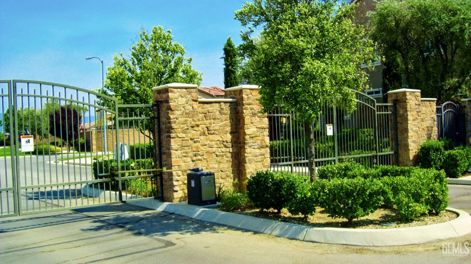 5206 Village Green Lane