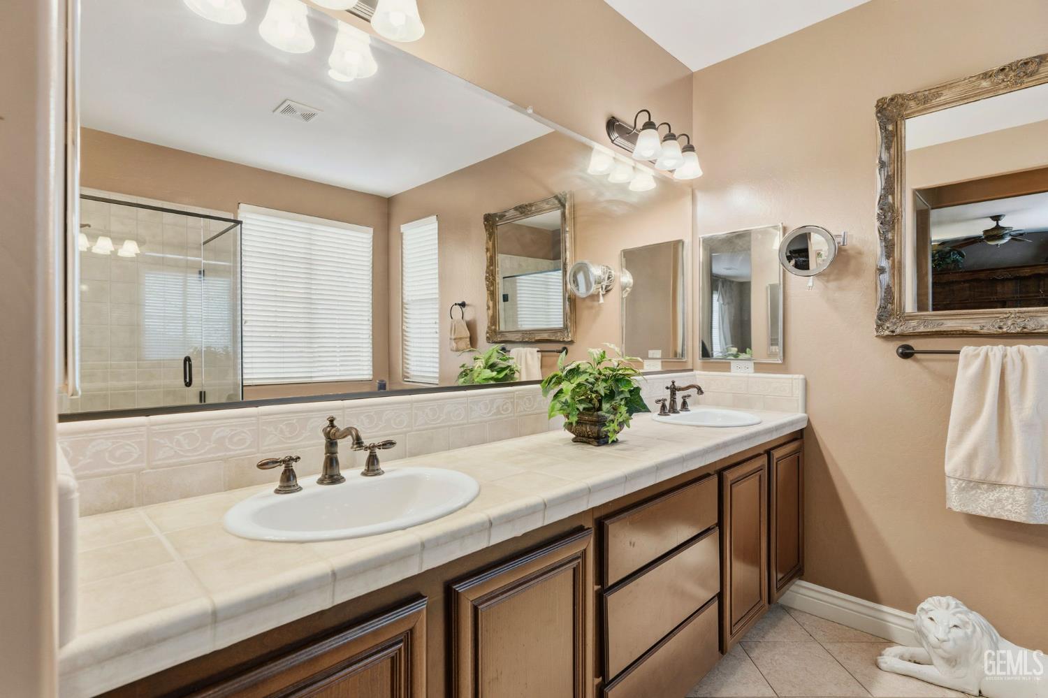 5206 Village Green Lane