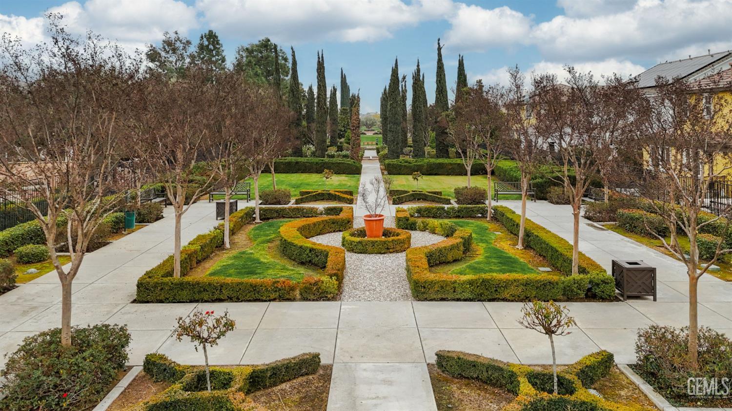 5206 Village Green Lane