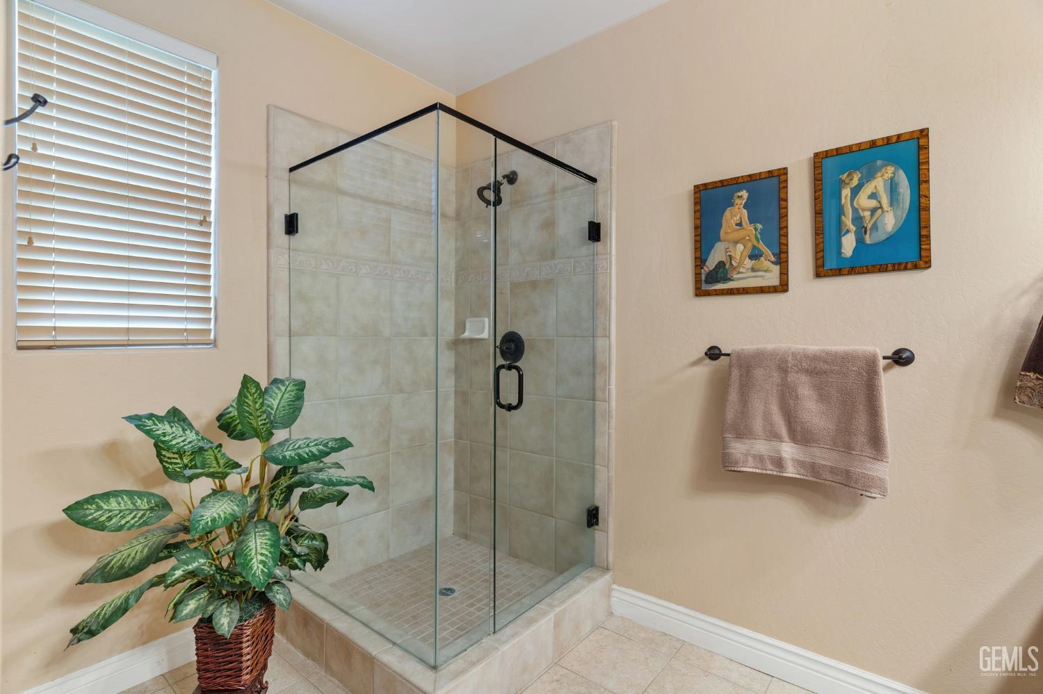 5206 Village Green Lane