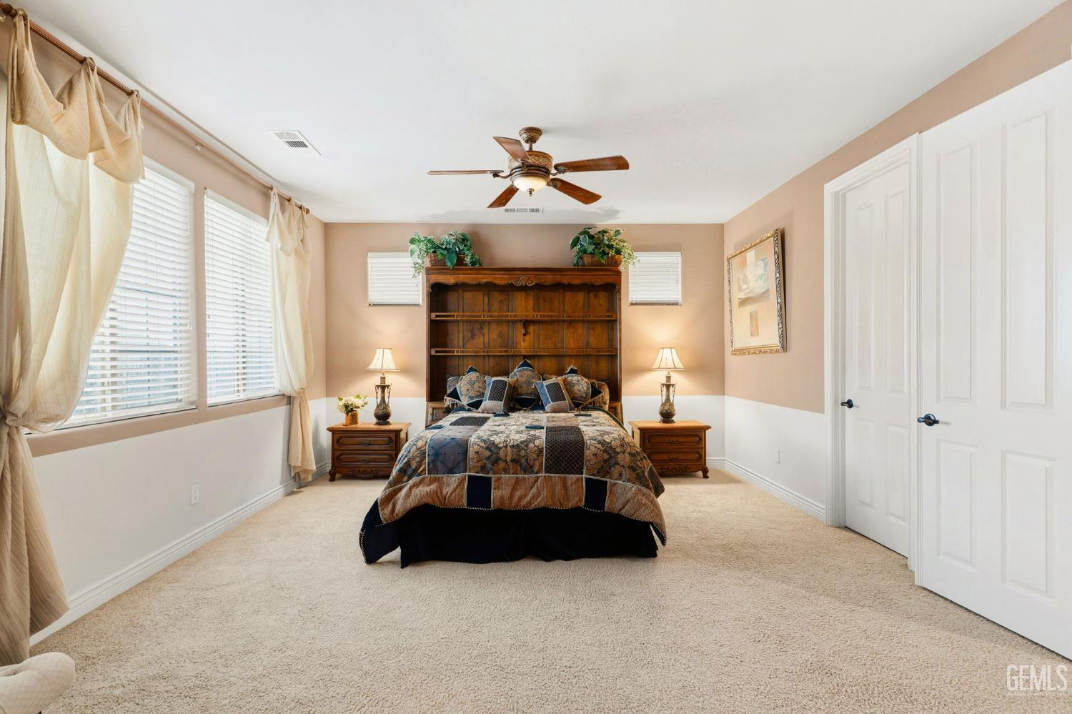 5206 Village Green Lane