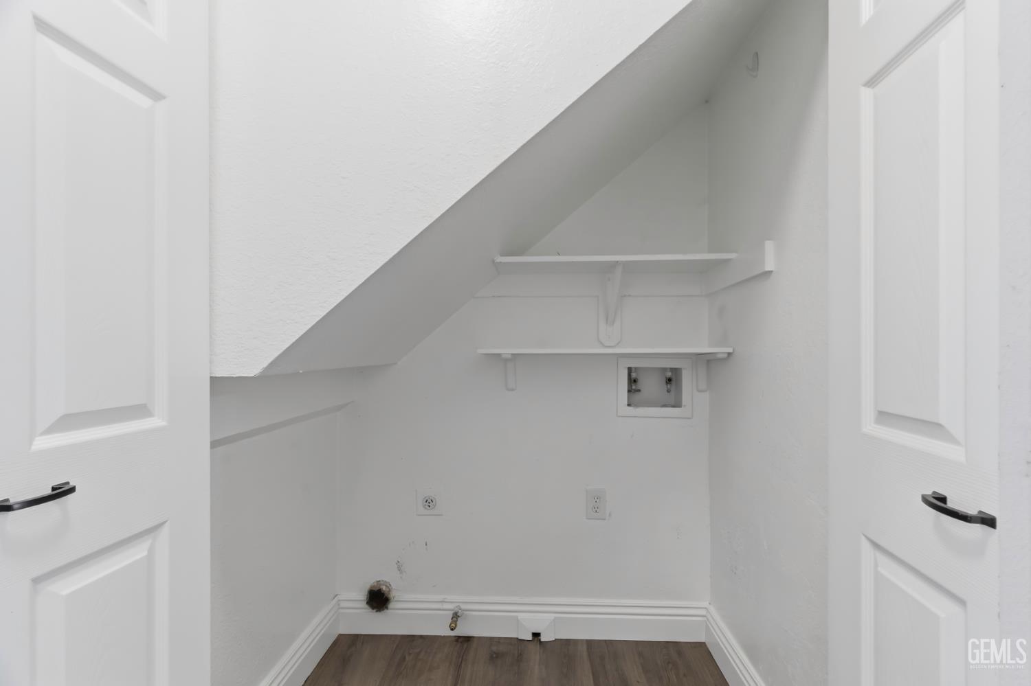 5400 Dunsmuir Road Unit: 23