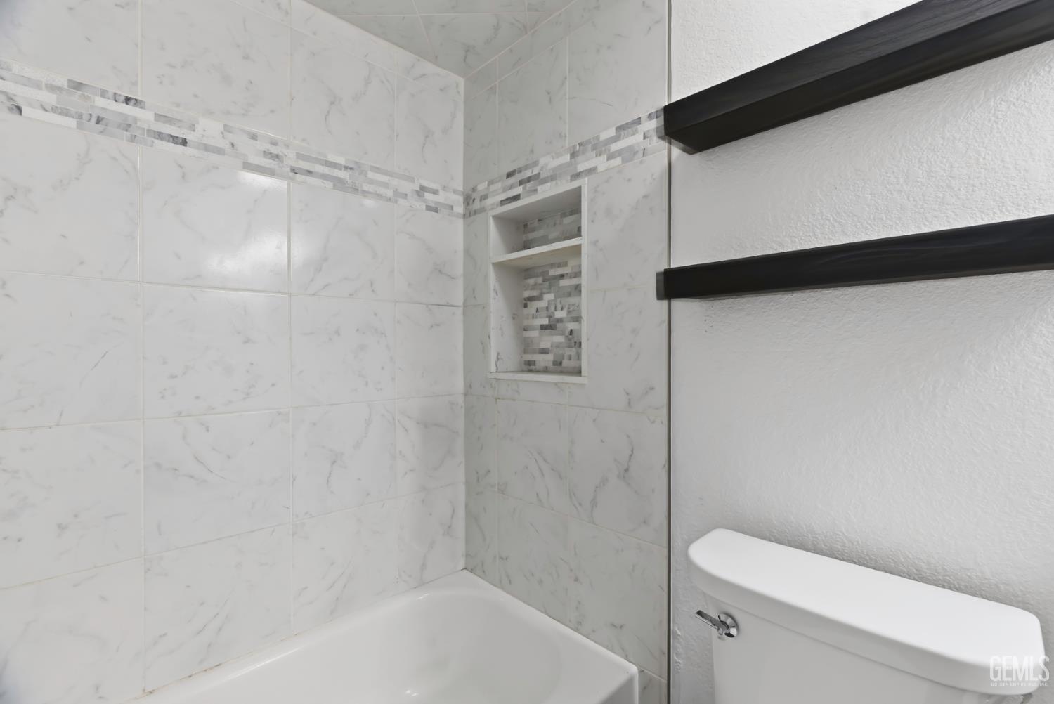 5400 Dunsmuir Road Unit: 23