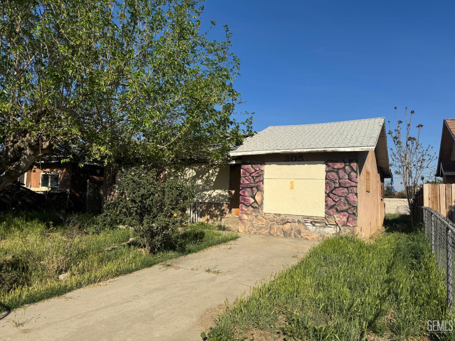 305 Madison Street