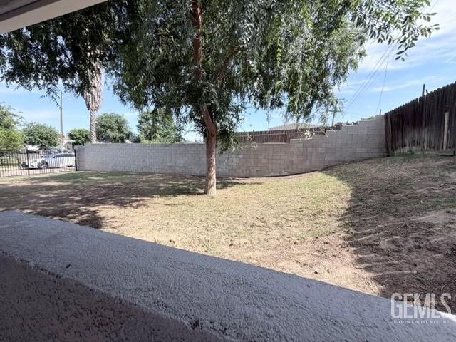 1105 S Oleander Avenue