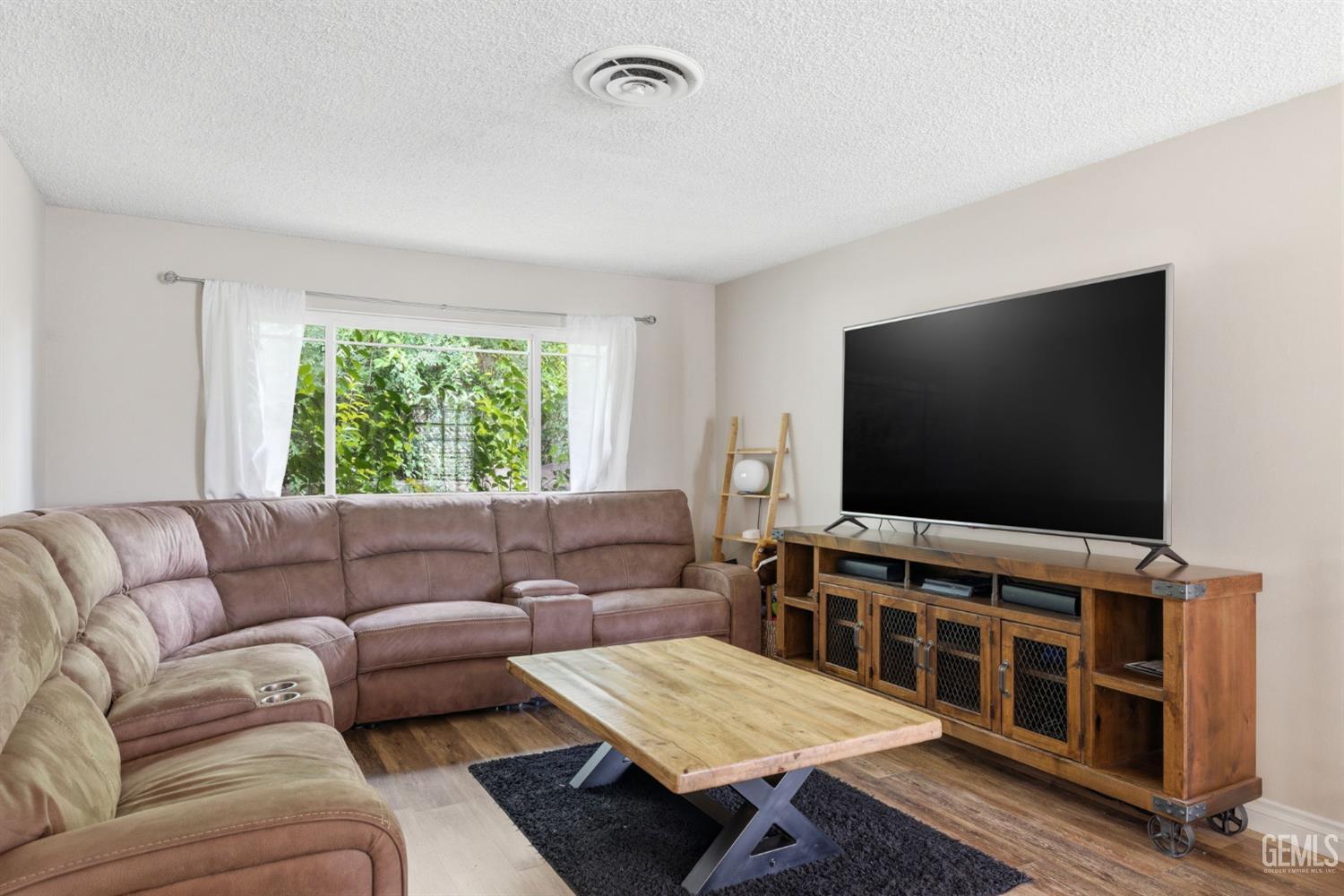 4200 Orinda Way
