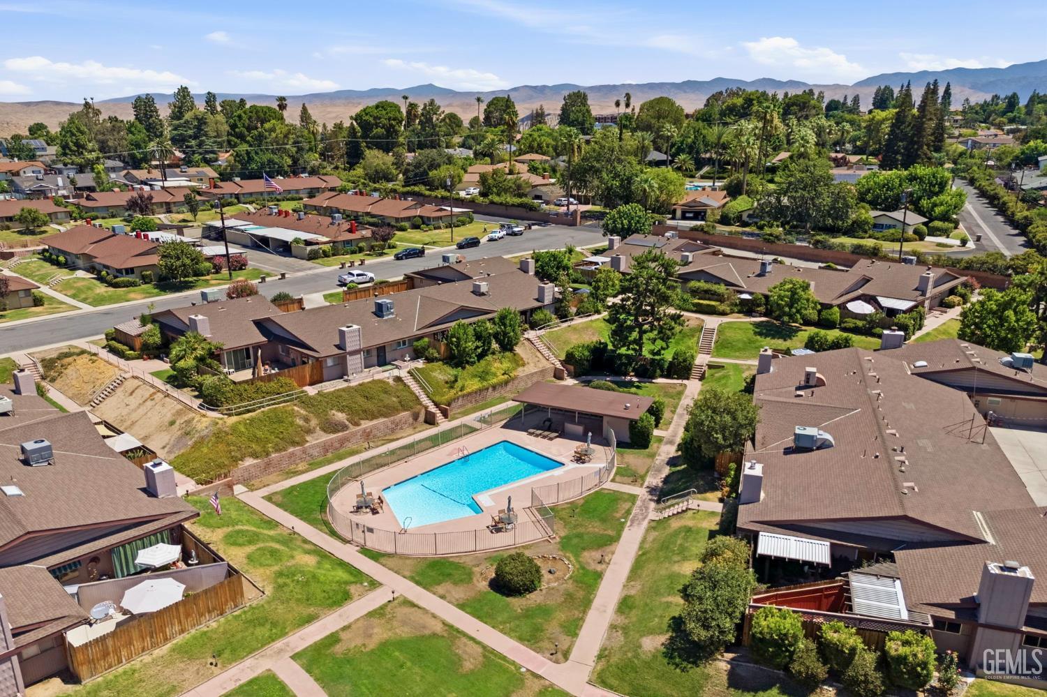 2813 Summit Circle