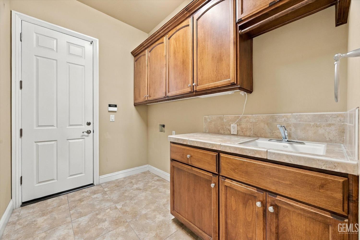 2519 Edingal Drive