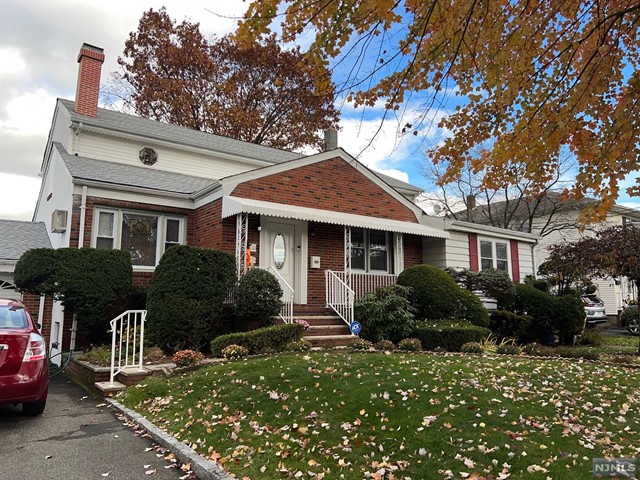 102 Scoles Avenue