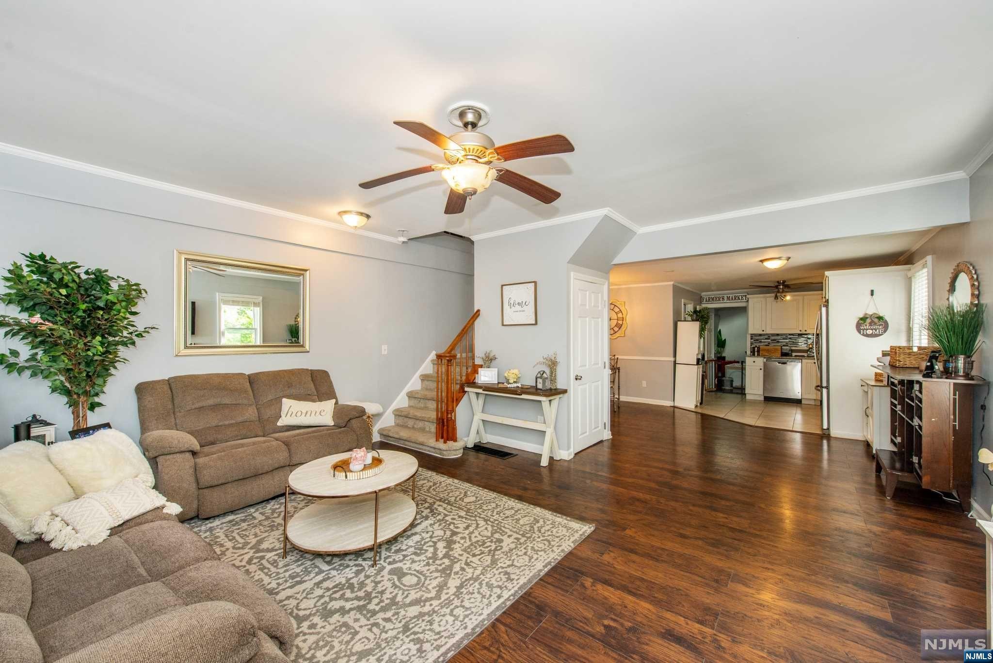 24 Woodsedge Avenue