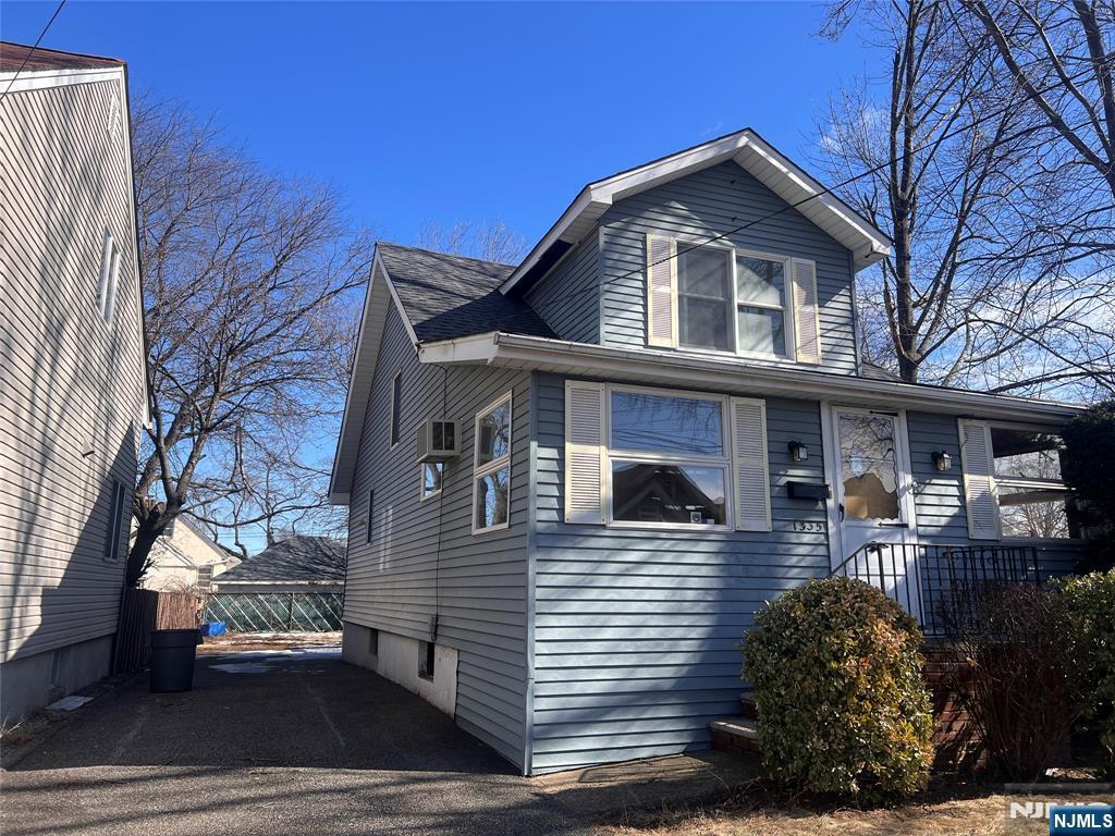 13-35-35 4th Street