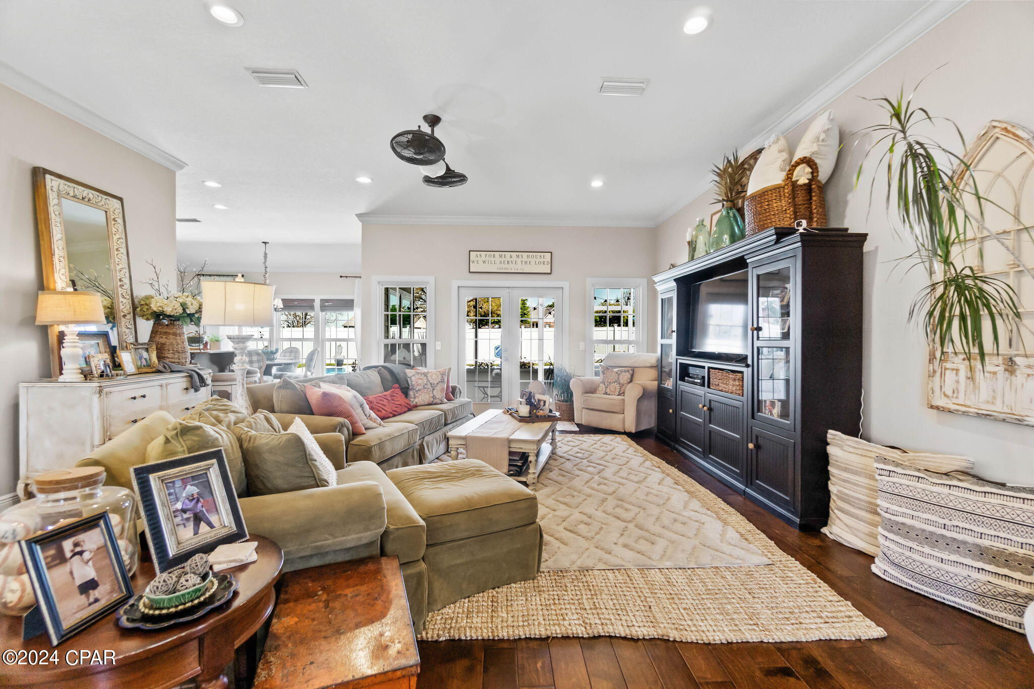 3328 Grey Oak Way