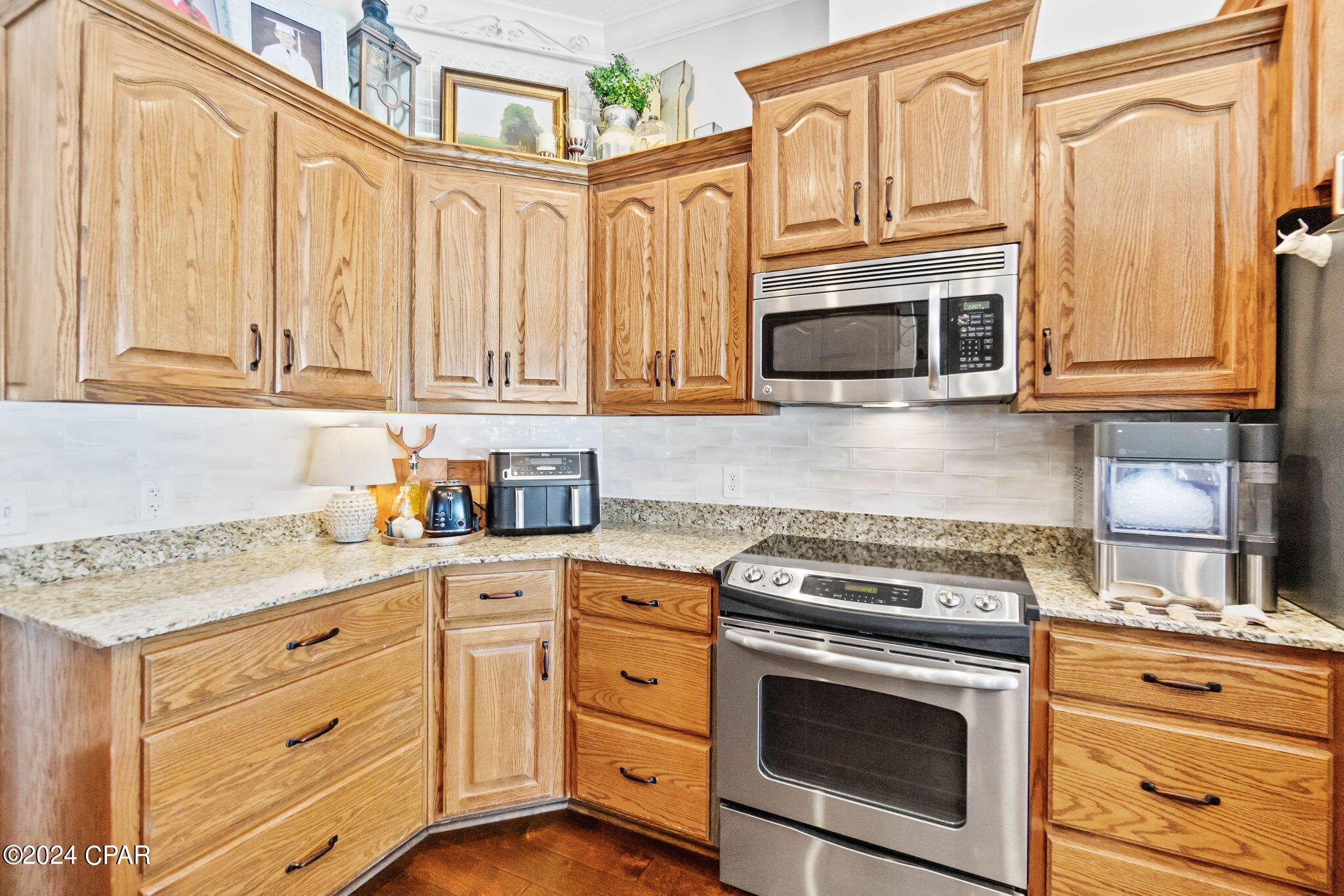 3328 Grey Oak Way