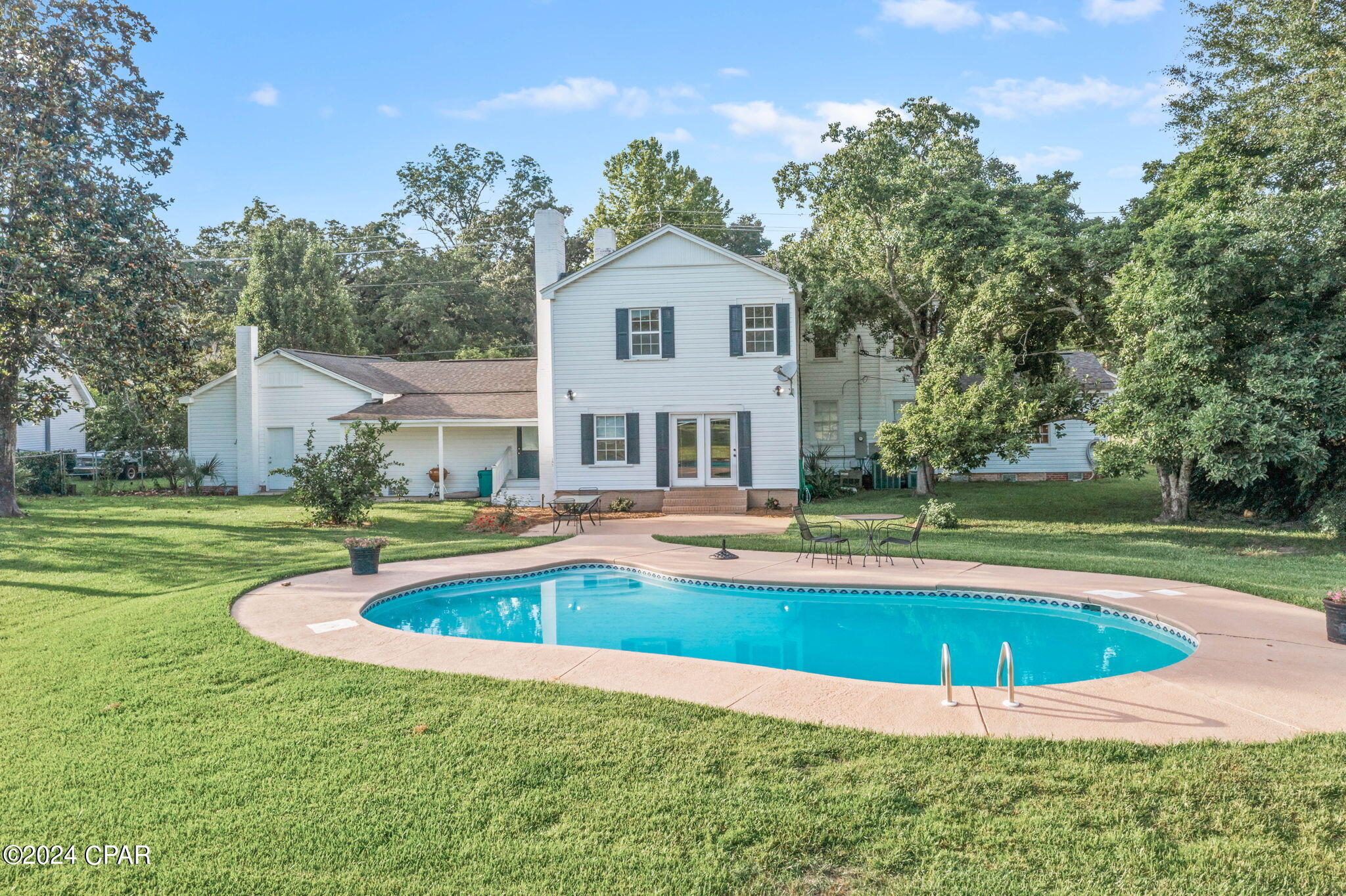 1043 8th Avenue