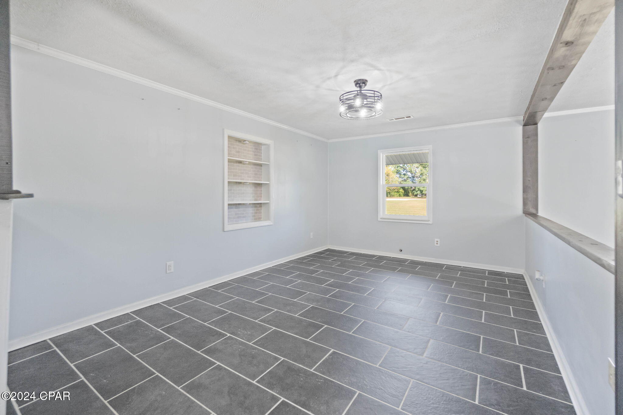 4345 Lakewood Drive