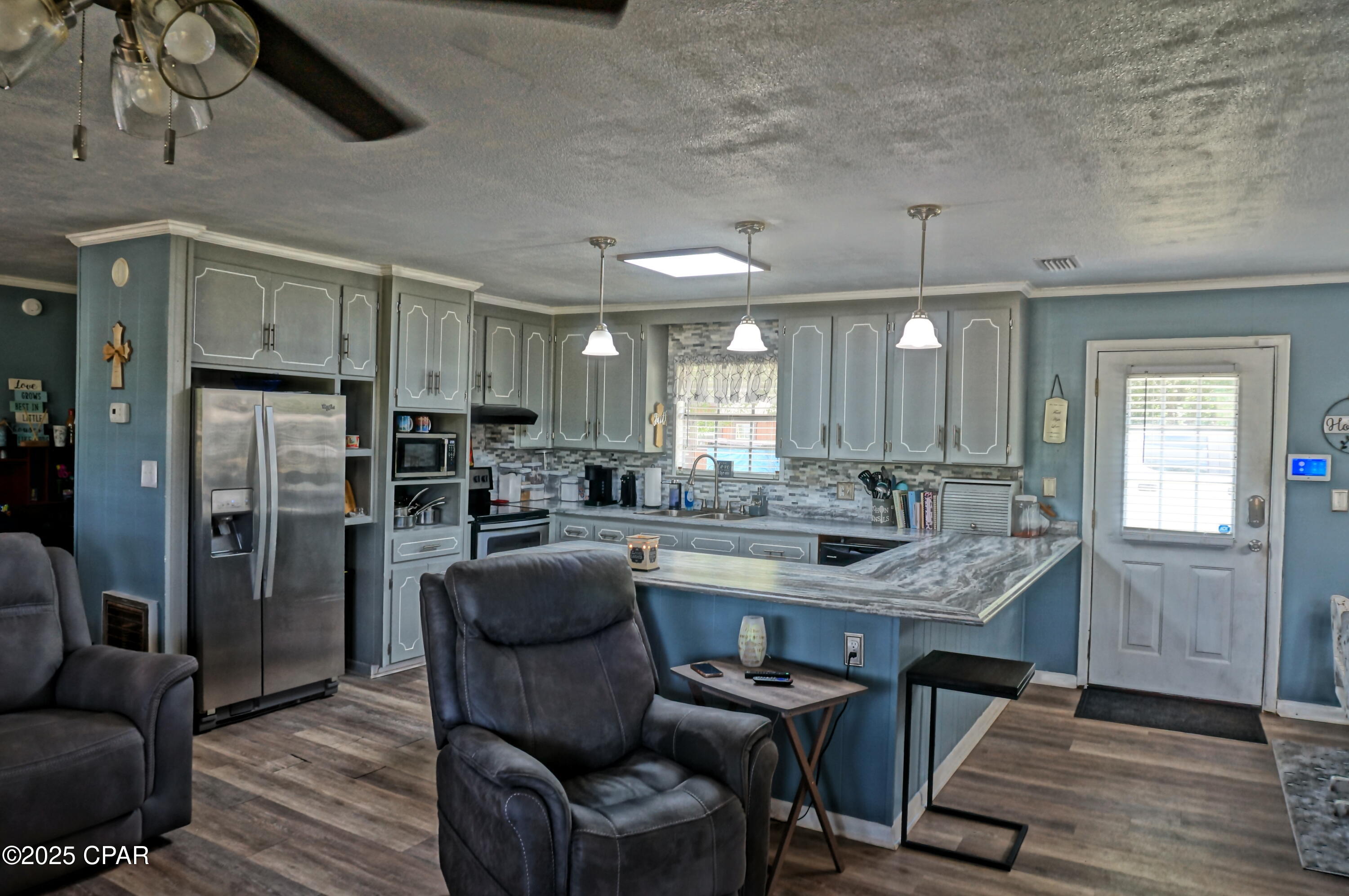 5585 Suncrest Road