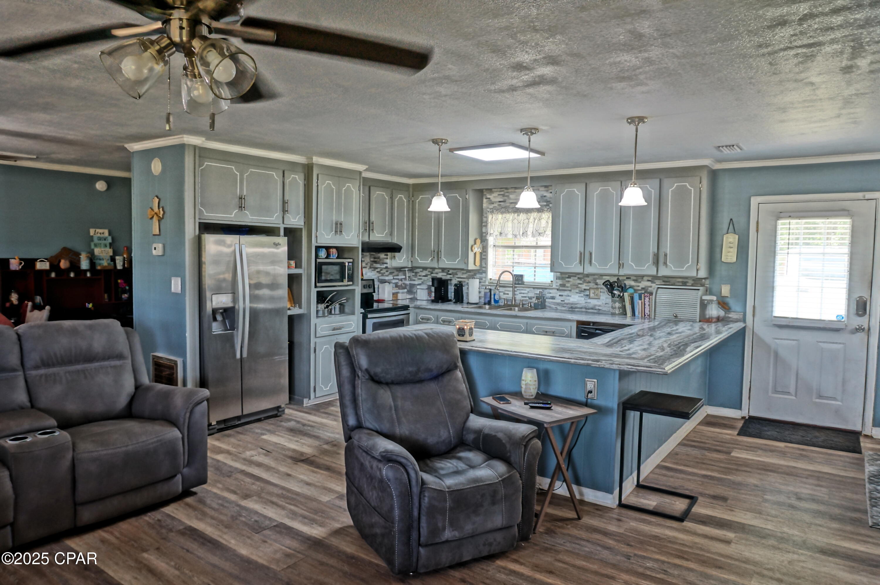 5585 Suncrest Road