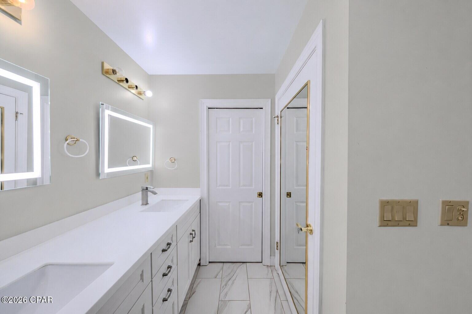 5239 Oak Drive