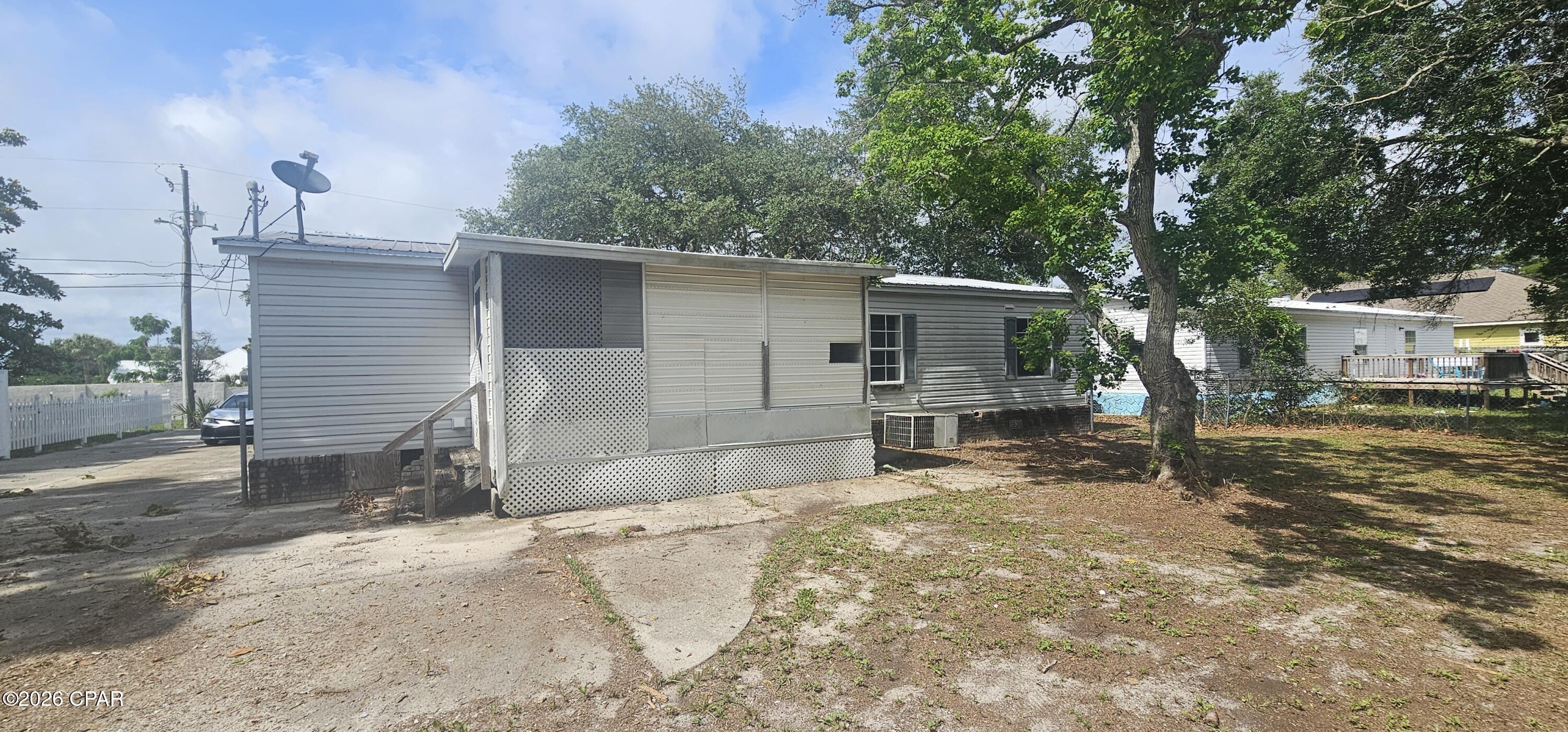22017 Lakeview Drive