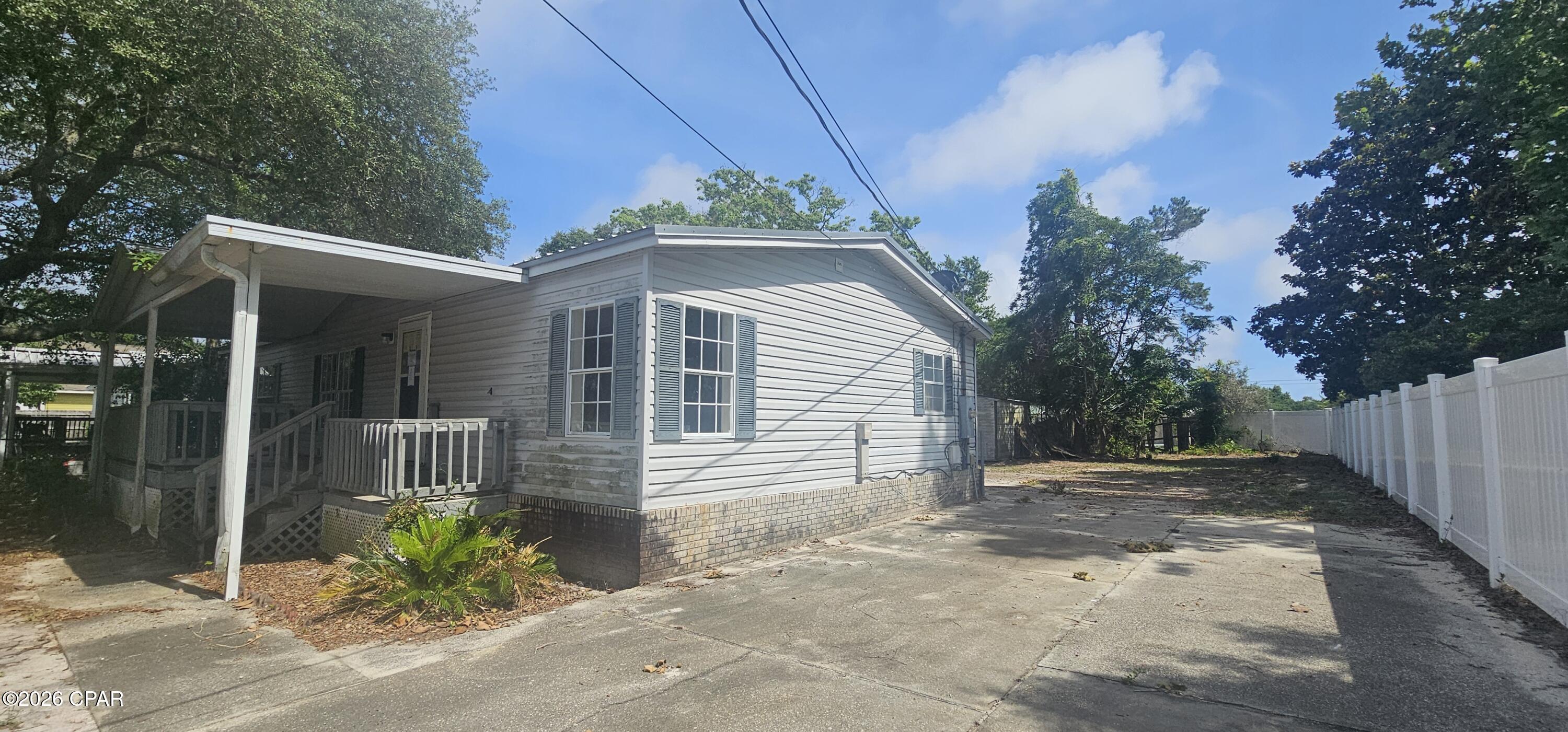 22017 Lakeview Drive