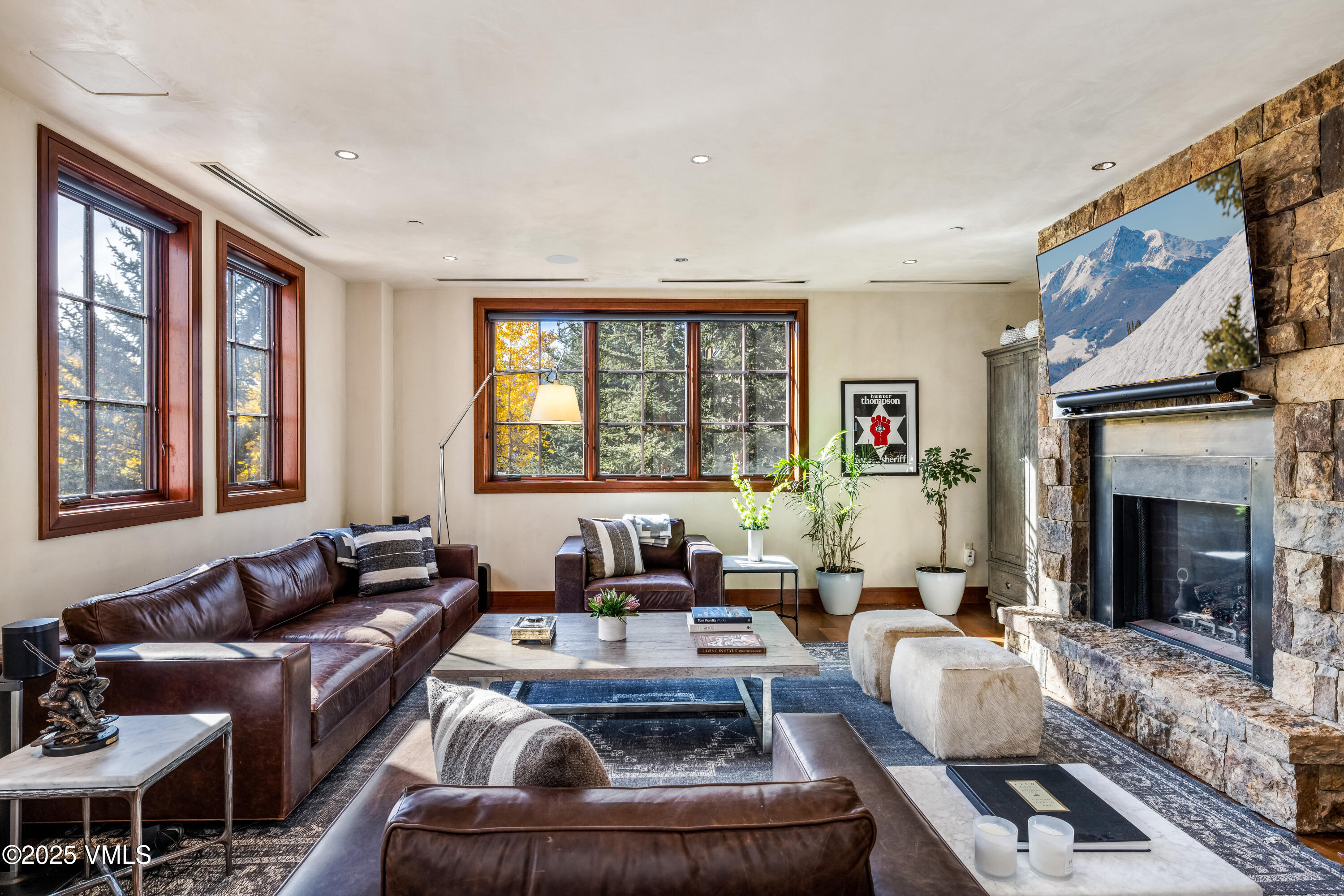 141 E Meadow 4G WEST