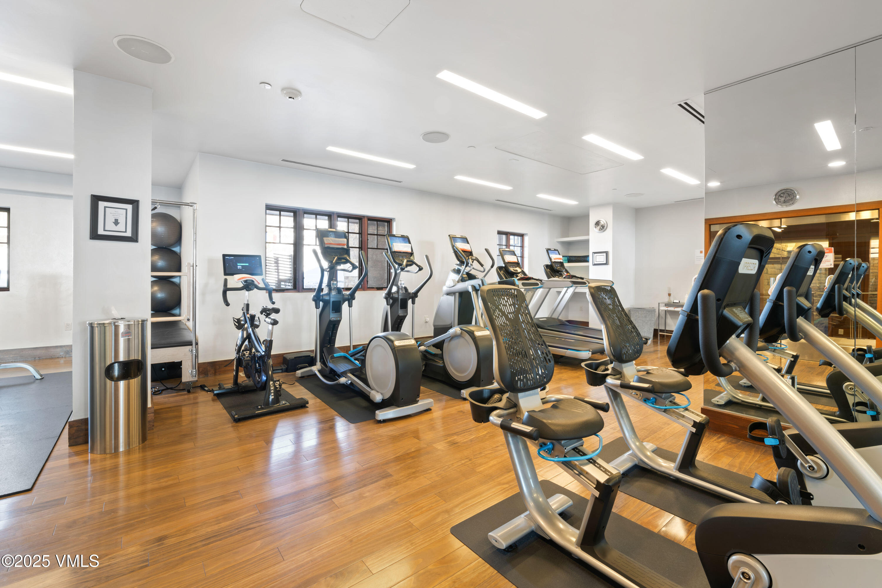 141 E Meadow 4G WEST