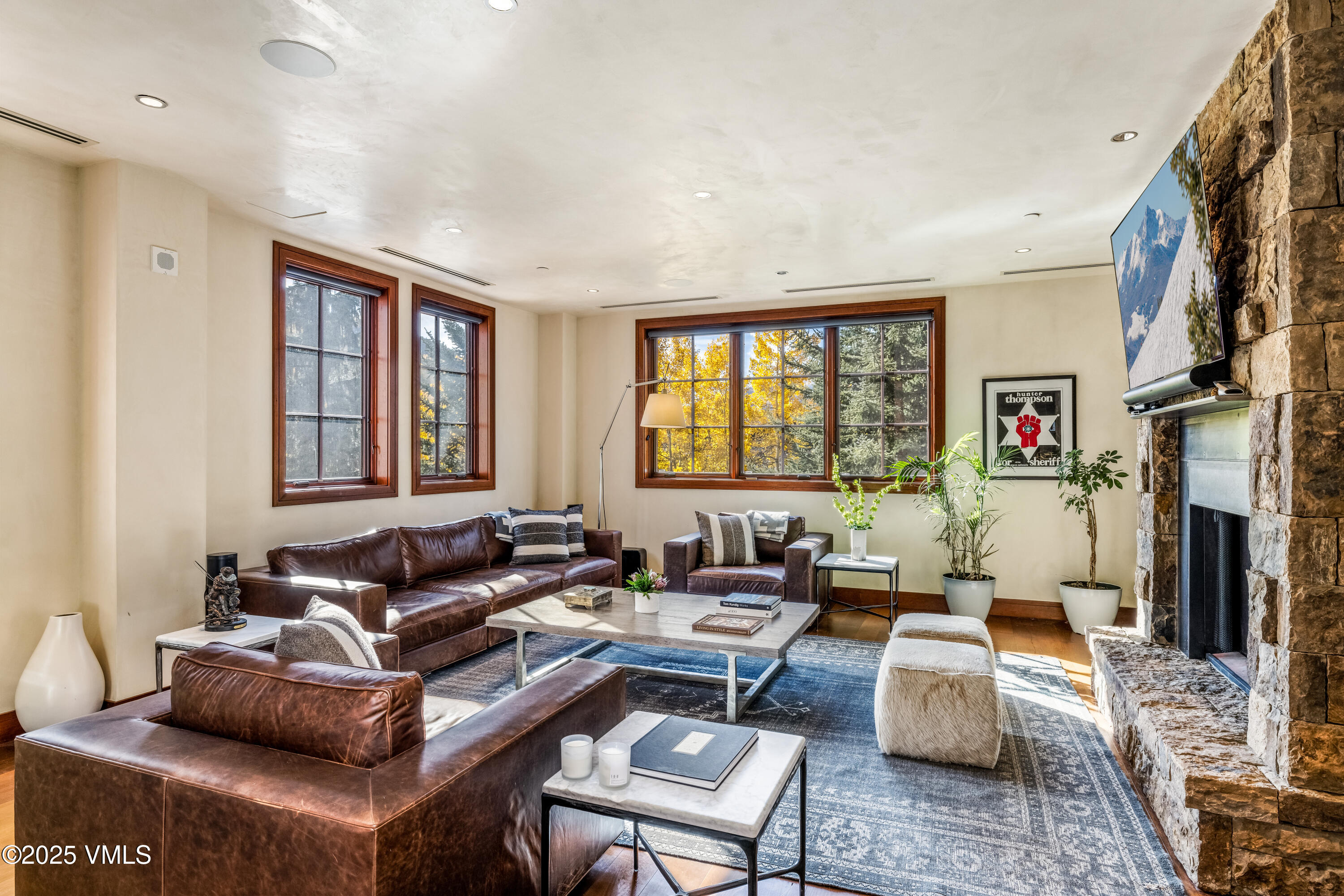 141 E Meadow 4G WEST