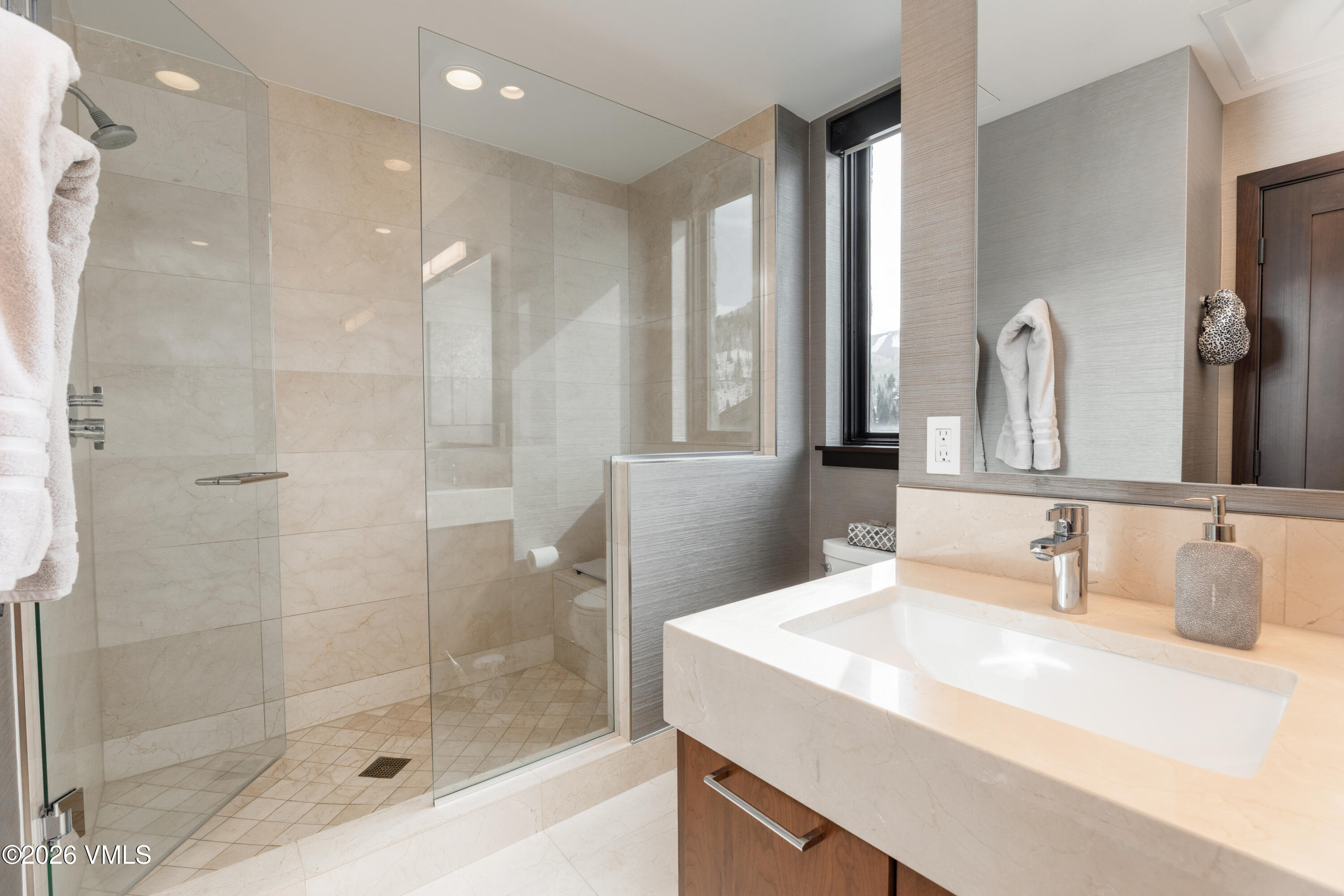 701 W Lionshead Circle W503