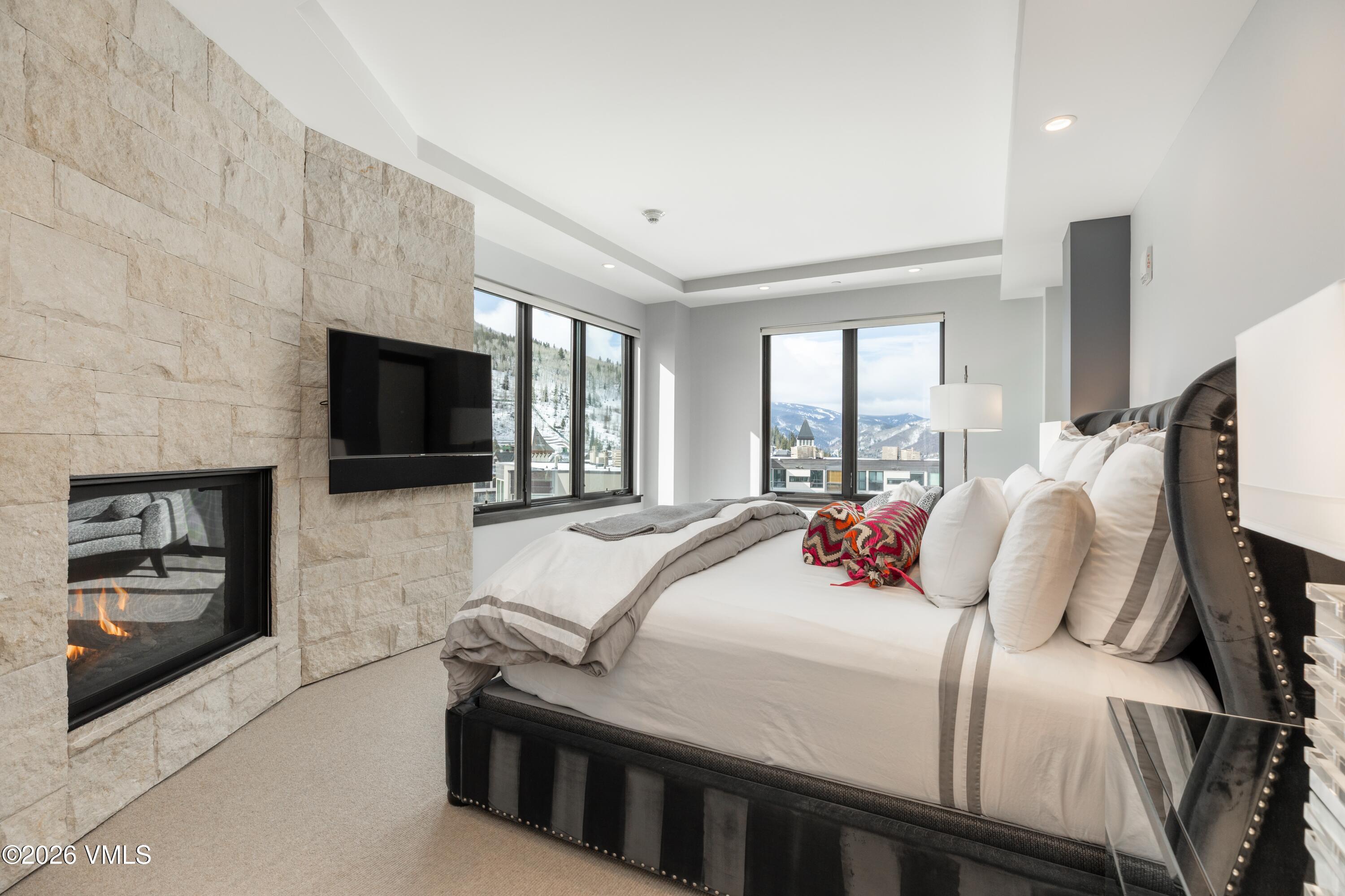 701 W Lionshead Circle W503