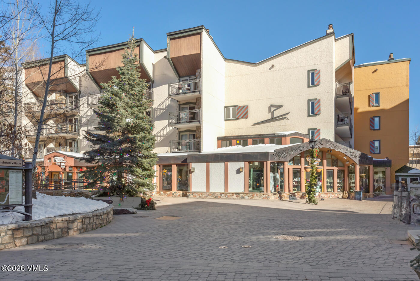 555 E Lionshead 208