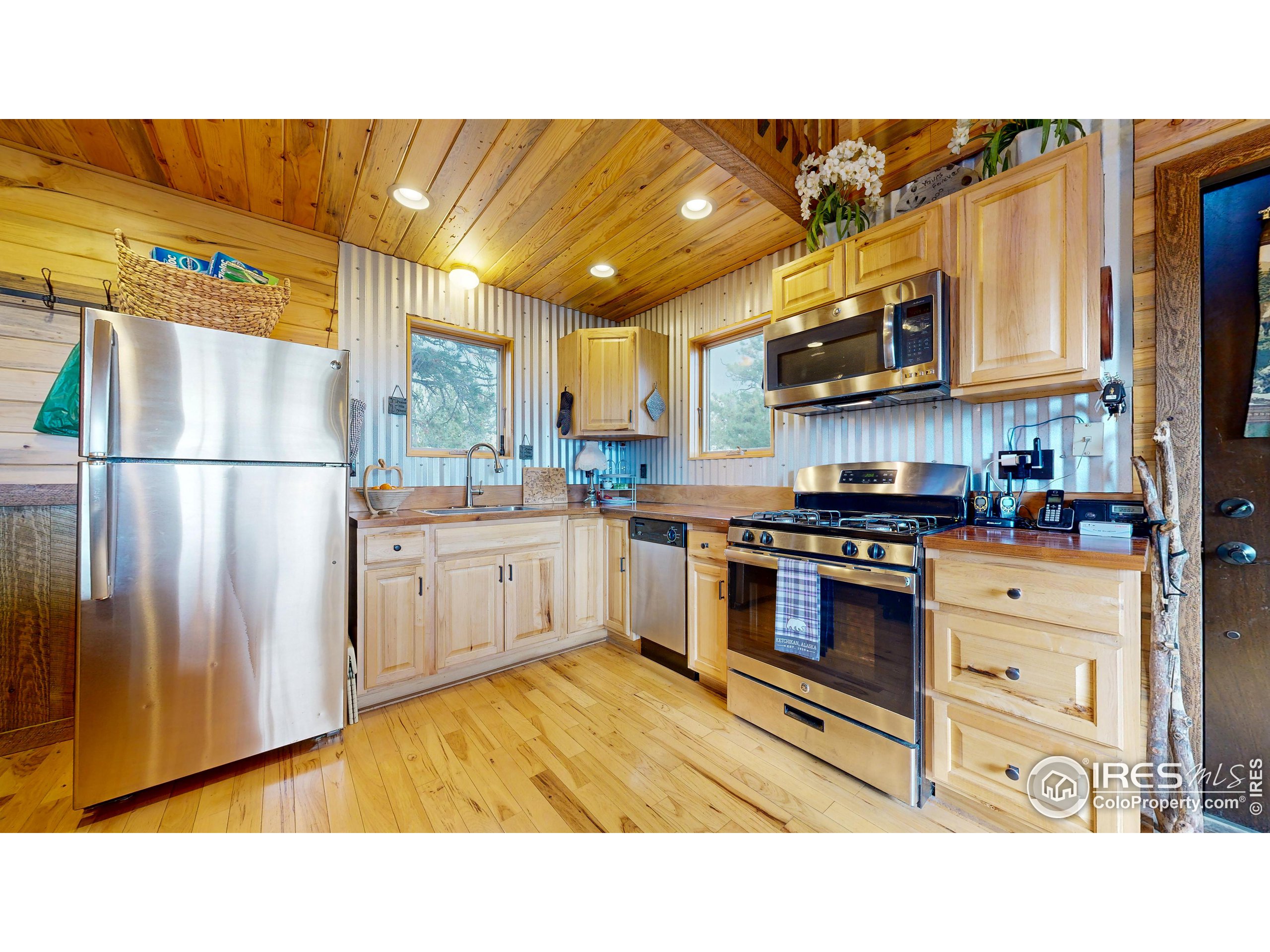 43391 Peak to Peak Hwy