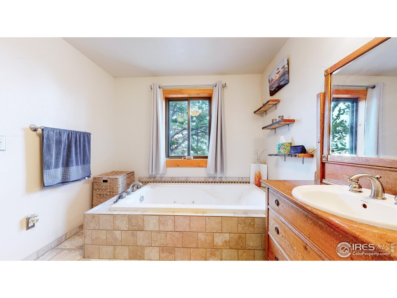 43391 Peak to Peak Hwy