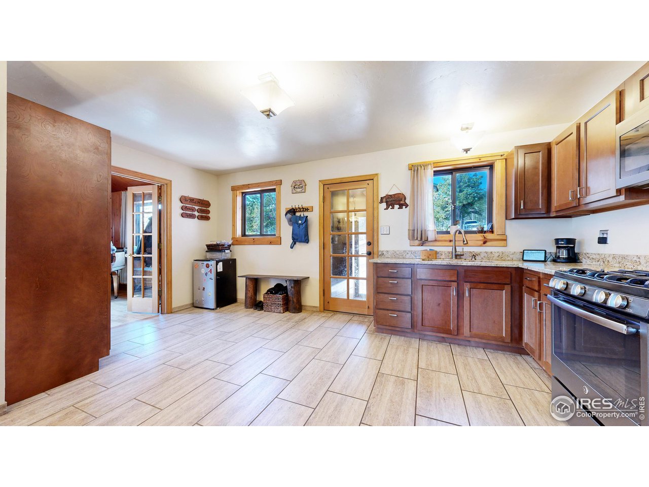 43391 Peak to Peak Hwy