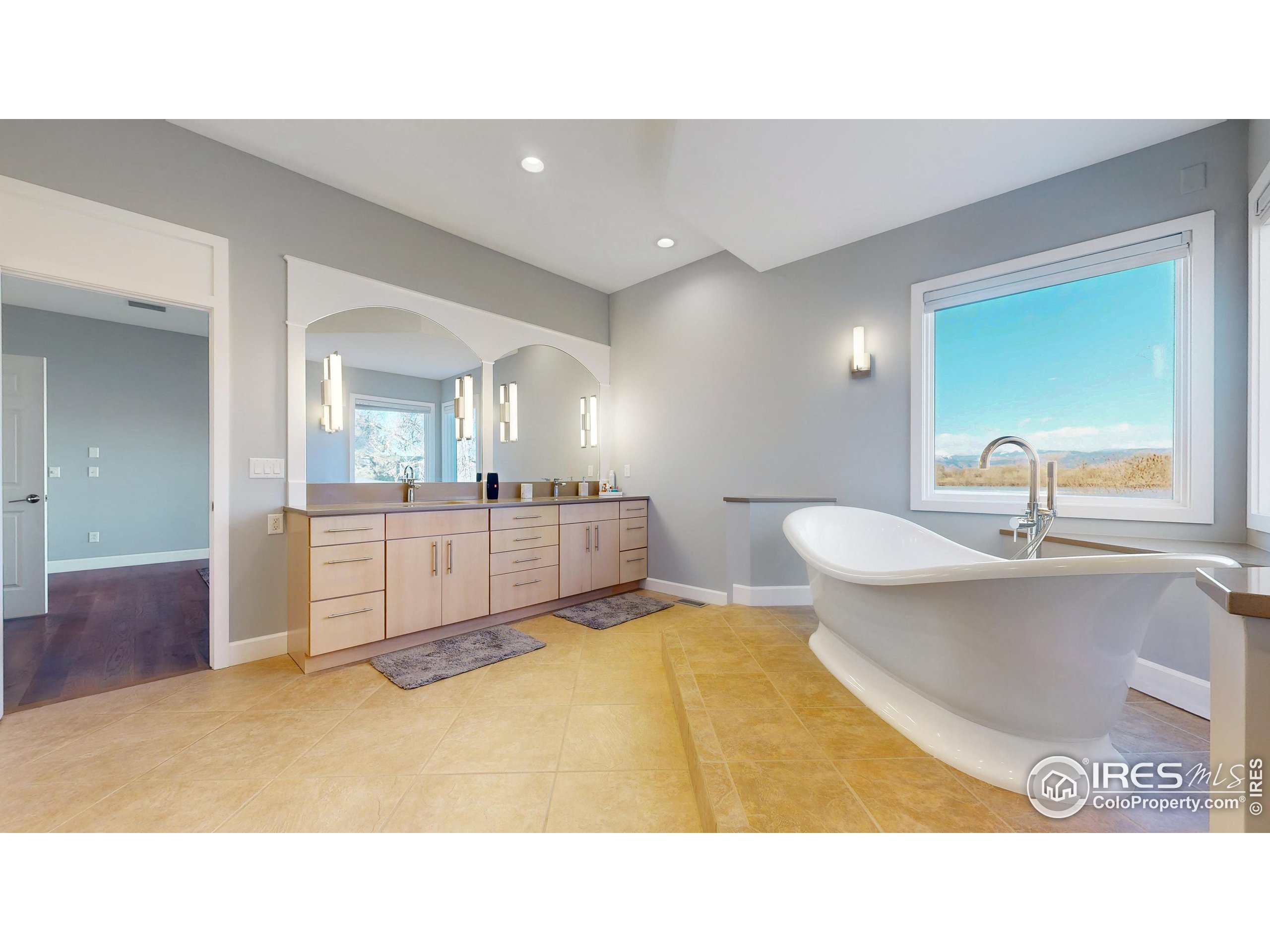 10667 E Goose Haven Dr