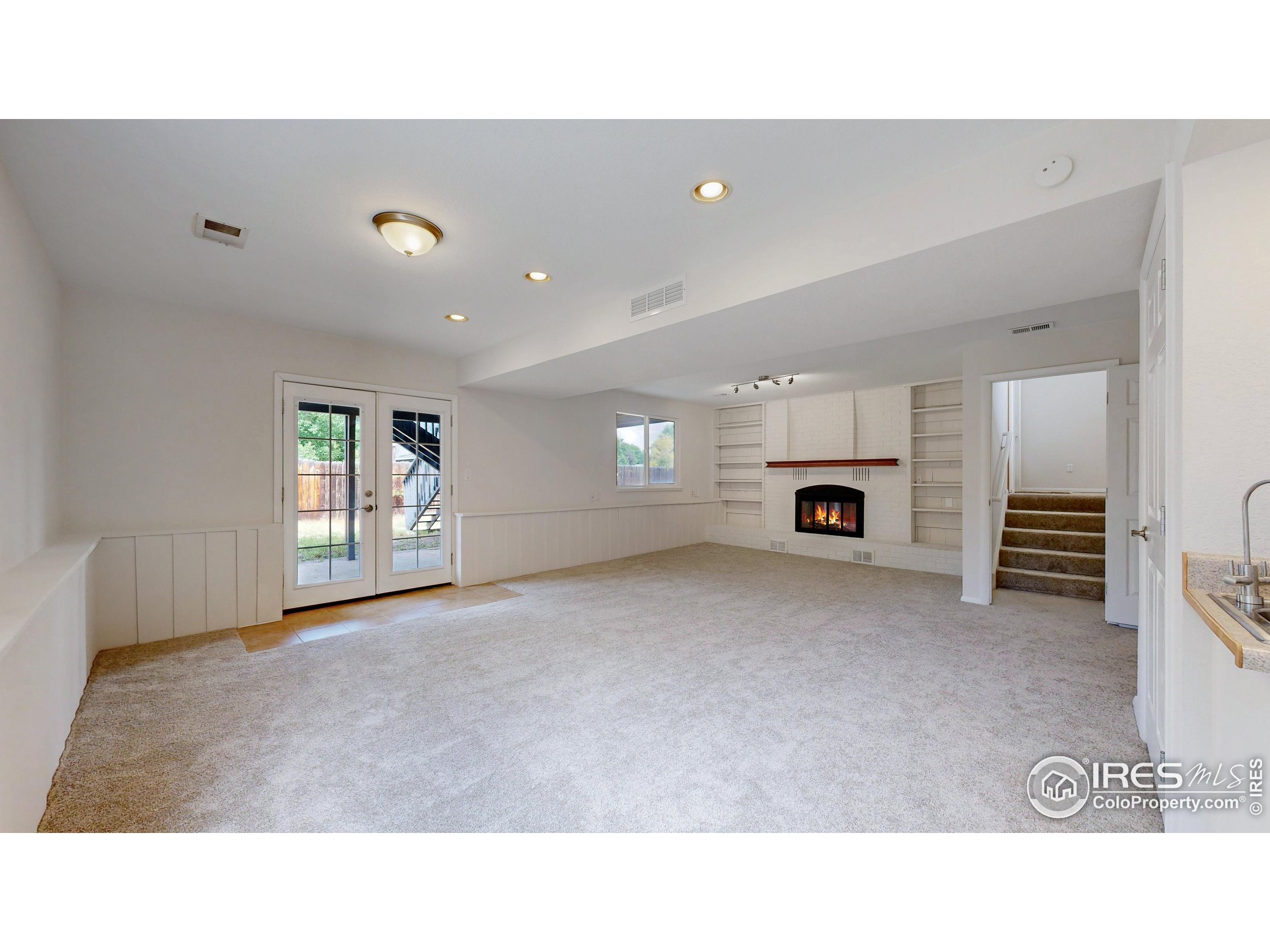 1289 Doric Dr