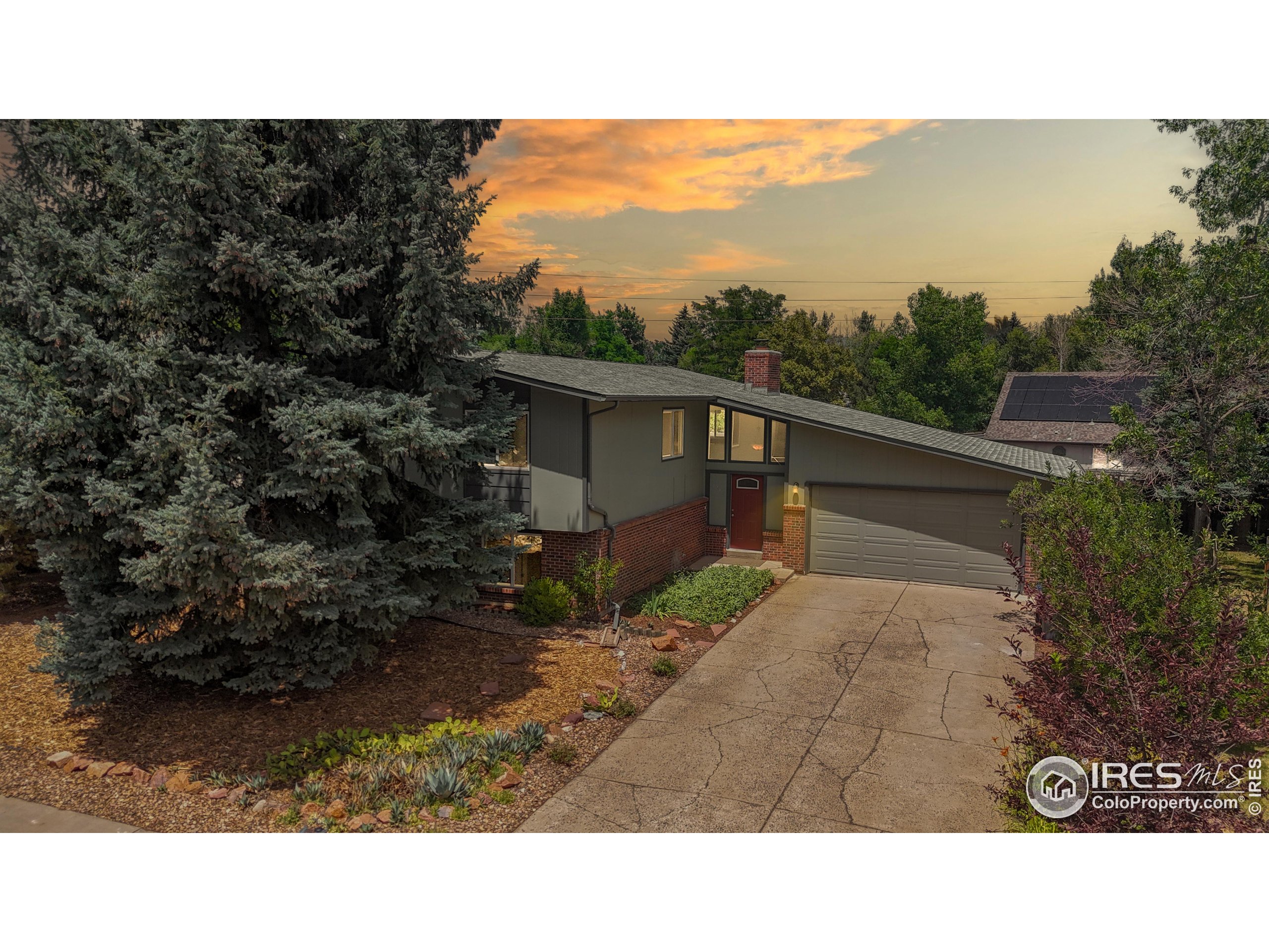 1289 Doric Dr