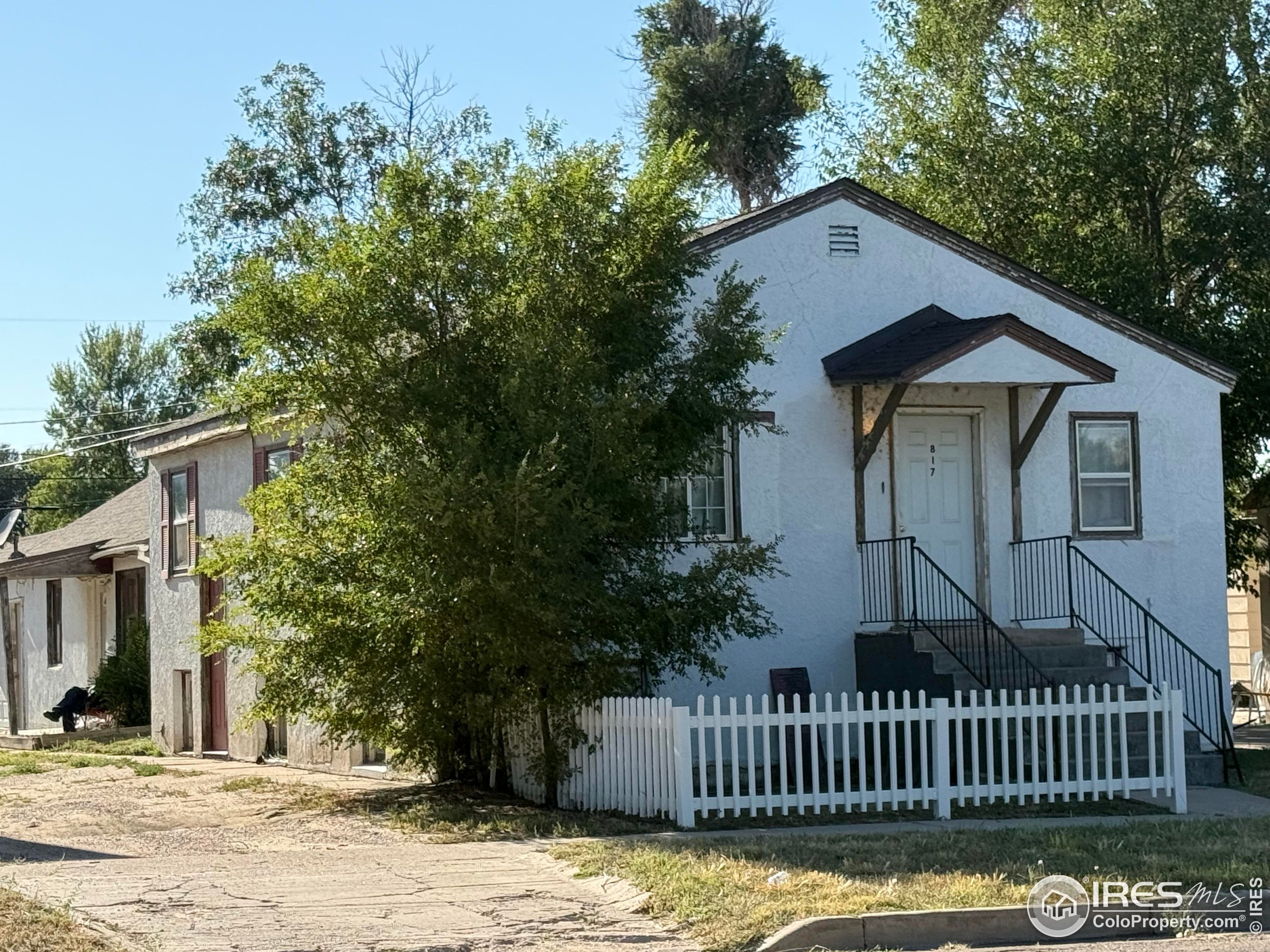 817 Deuel St
